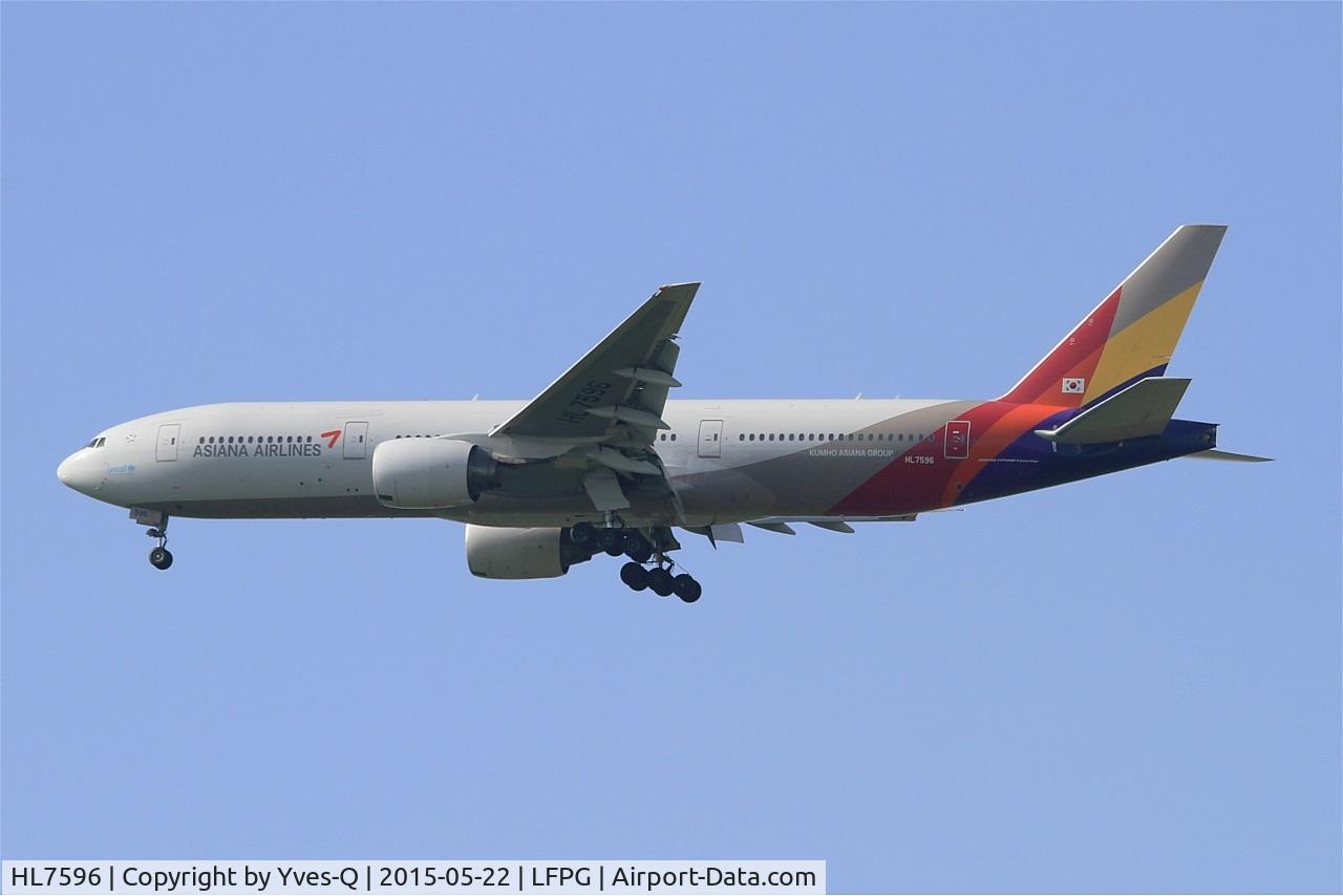 HL7596, 2001 Boeing 777-28E/ER C/N 28681, Boeing 777-28E (ER), Short approach rwy 27R, Roissy Charles De Gaulle Airport (LFPG-CDG)