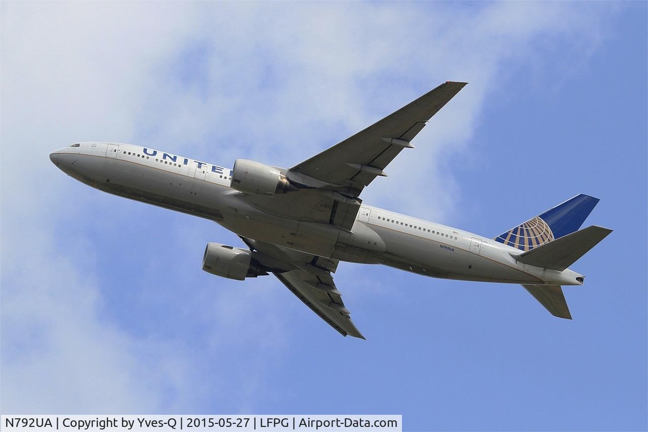 N792UA, 1997 Boeing 777-222 C/N 26934, Boeing 777-222, Take off rwy 27L, Roissy Charles De Gaulle airport (LFPG-CDG)