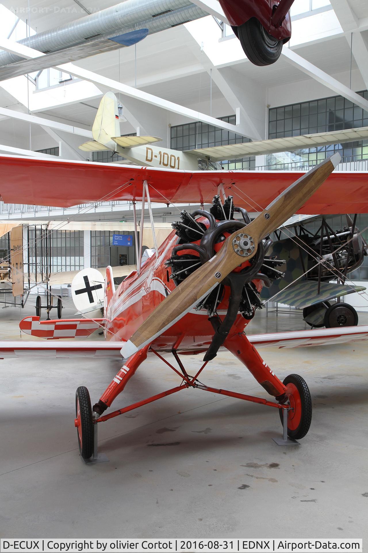 D-ECUX, Focke-Wulf Fw-44J Stieglitz C/N 91, Close up view of the engine. In Deutsches Museum Flugwerft Schleissheim, near Munich.