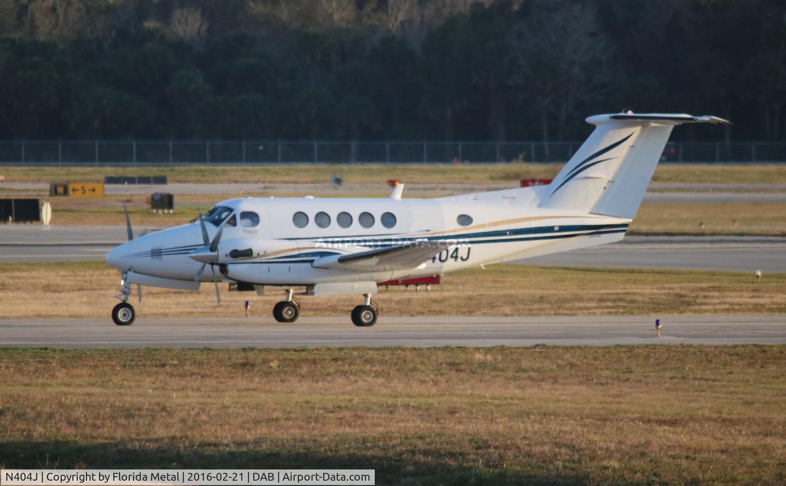 N404J, 2001 Raytheon Aircraft Company B200 C/N BB-1793, King Air 200
