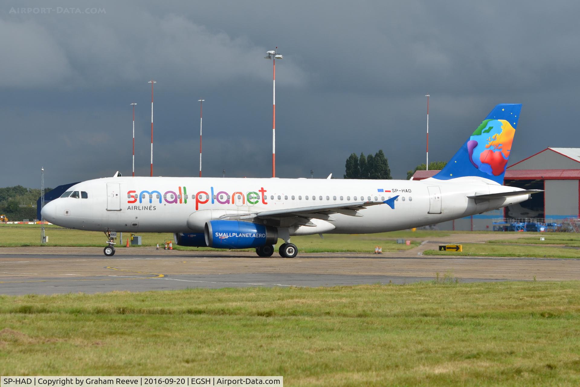 SP-HAD, 2003 Airbus A320-232 C/N 2016, Departing from Norwich.