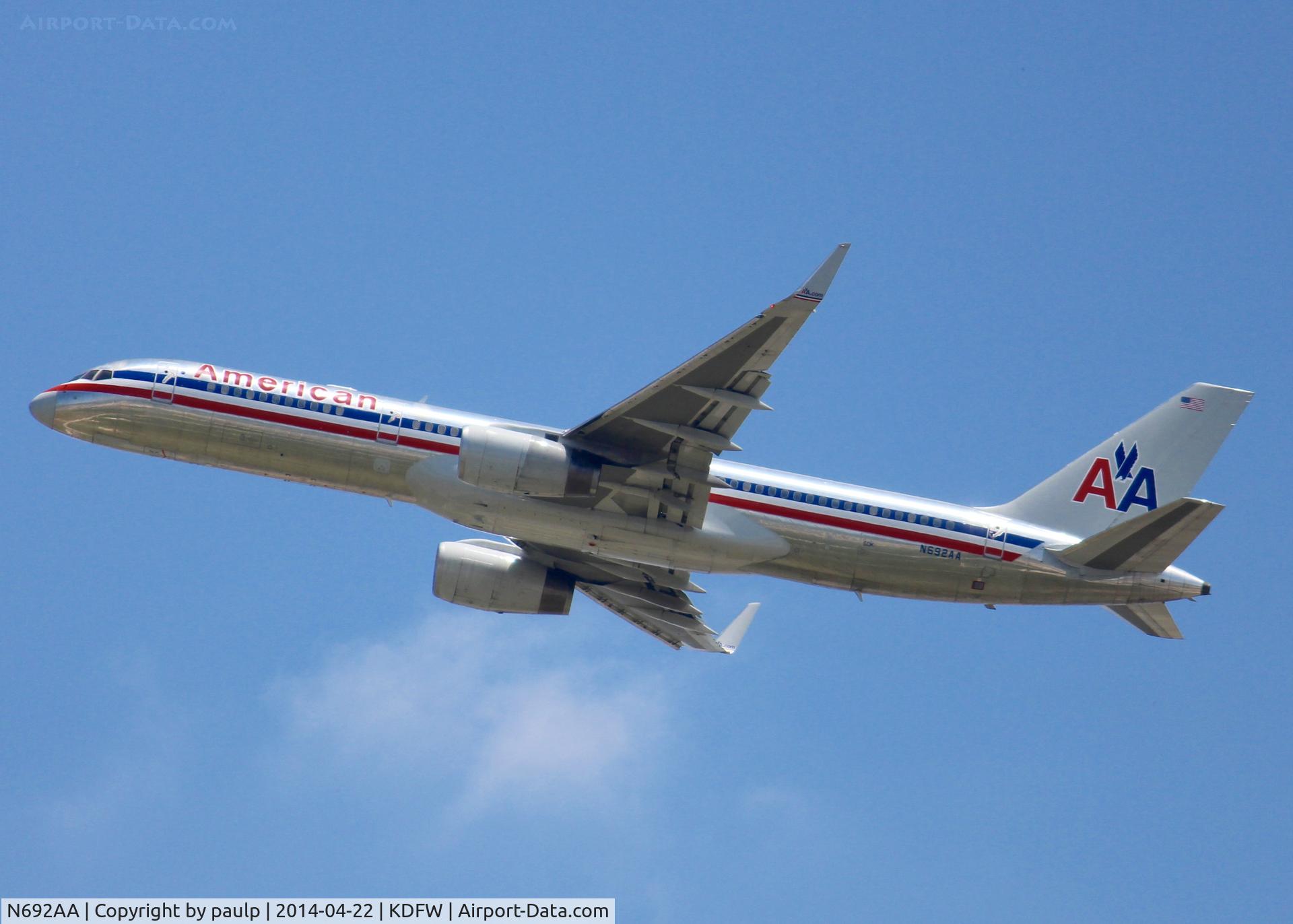N692AA, 1993 Boeing 757-223 C/N 26972, At DFW.