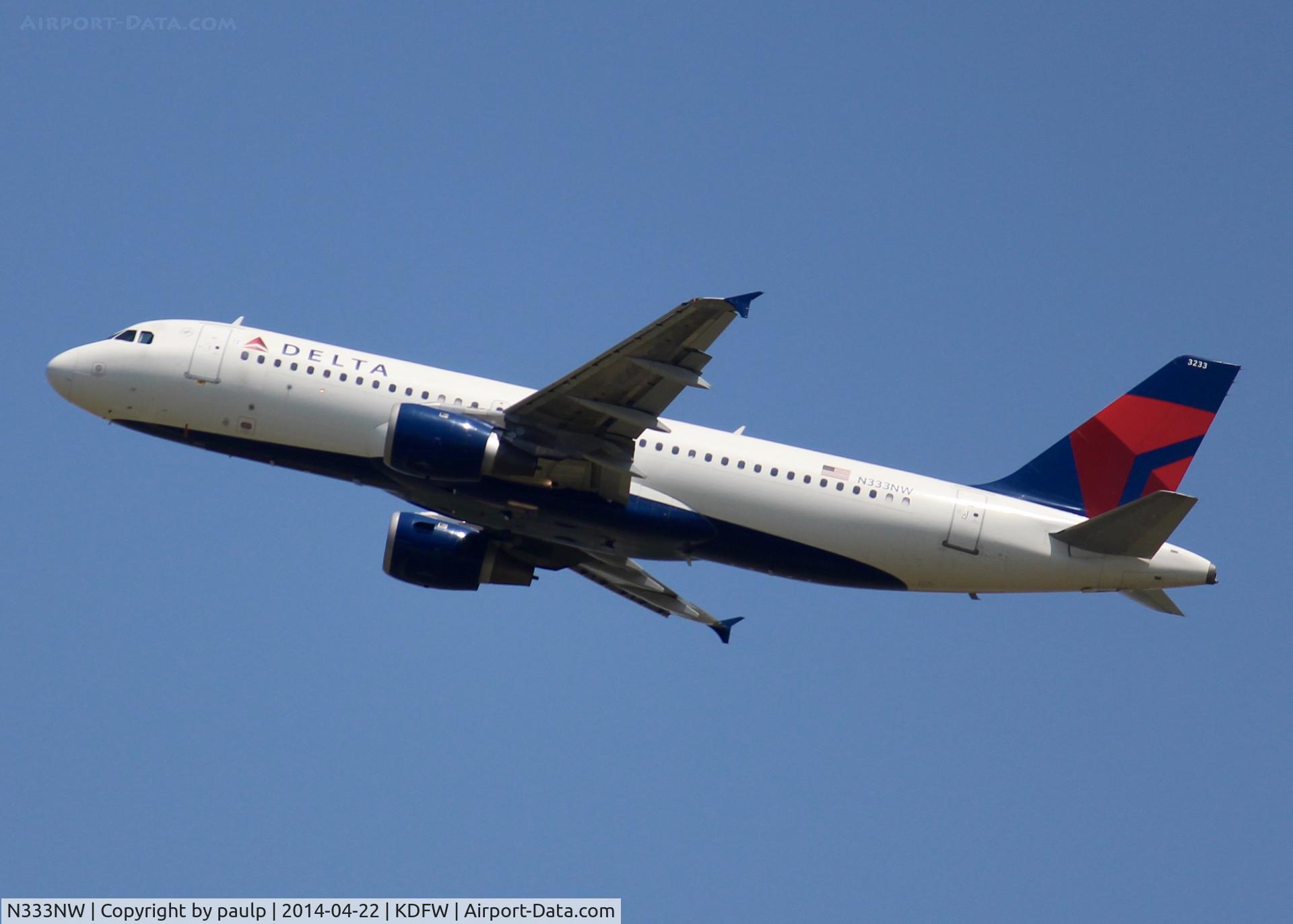 N333NW, 1992 Airbus A320-211 C/N 329, At DFW.