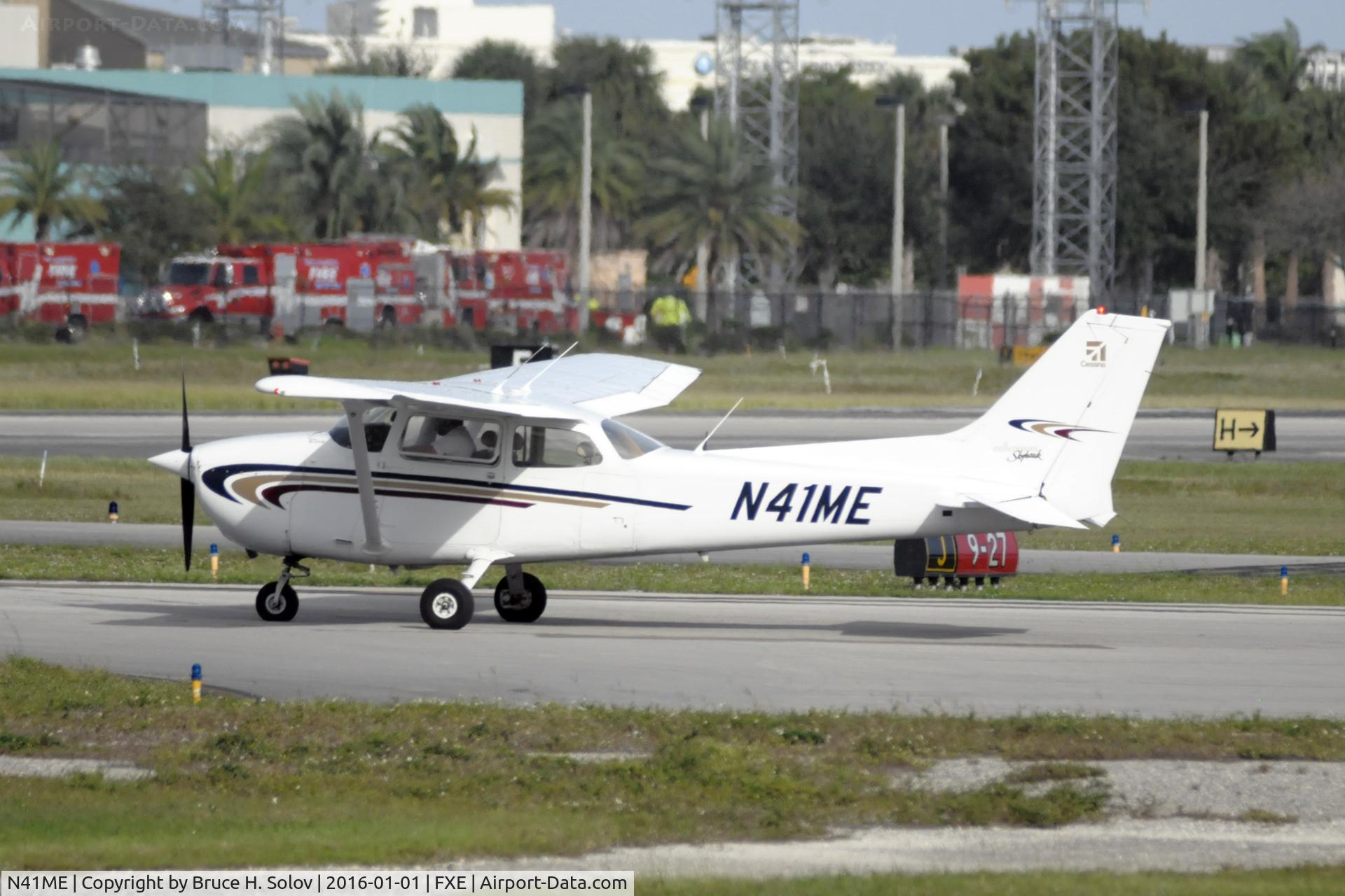 N41ME, 1978 Cessna 172N C/N 17269389, ready for departure