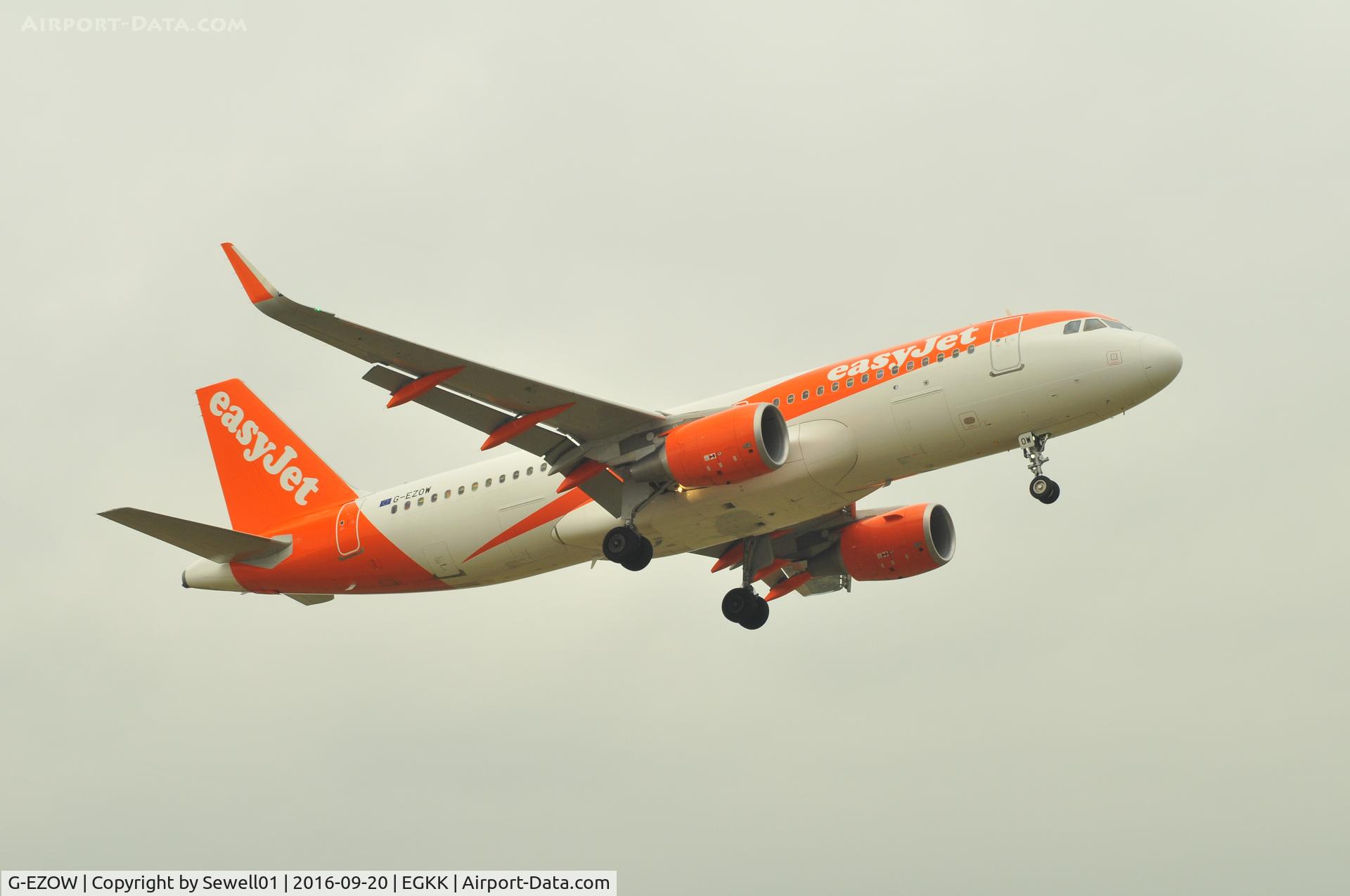 G-EZOW, 2015 Airbus A320-214 C/N 6834, Landing at LGW