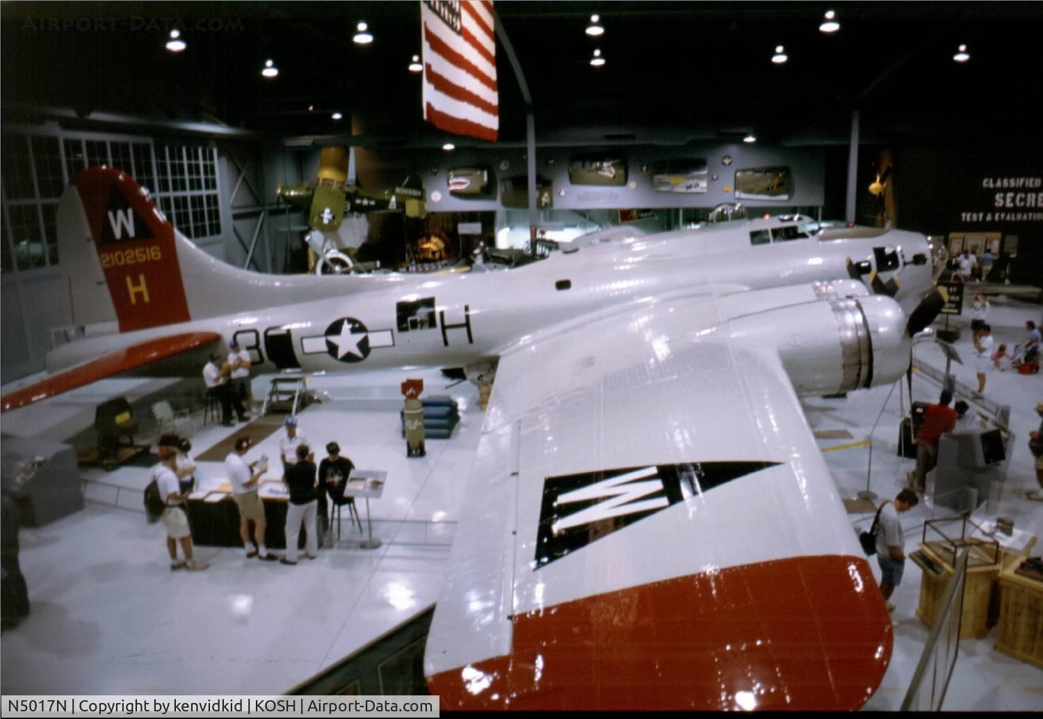 N5017N, 1944 Lockheed/Vega (Boeing) B-17G-105-VE Flying Fortress C/N 8649, At Air Adventure 1993 Oshkosh.