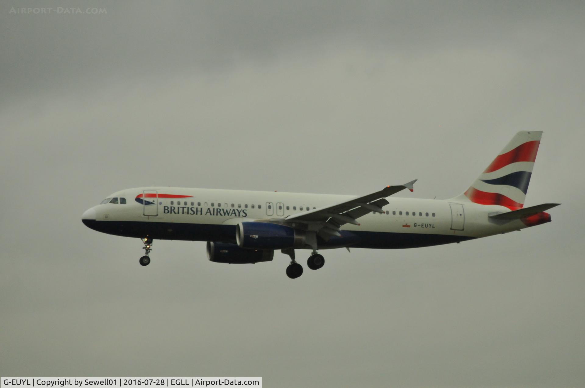 G-EUYL, 2011 Airbus A320-232 C/N 4725, Landing LHR