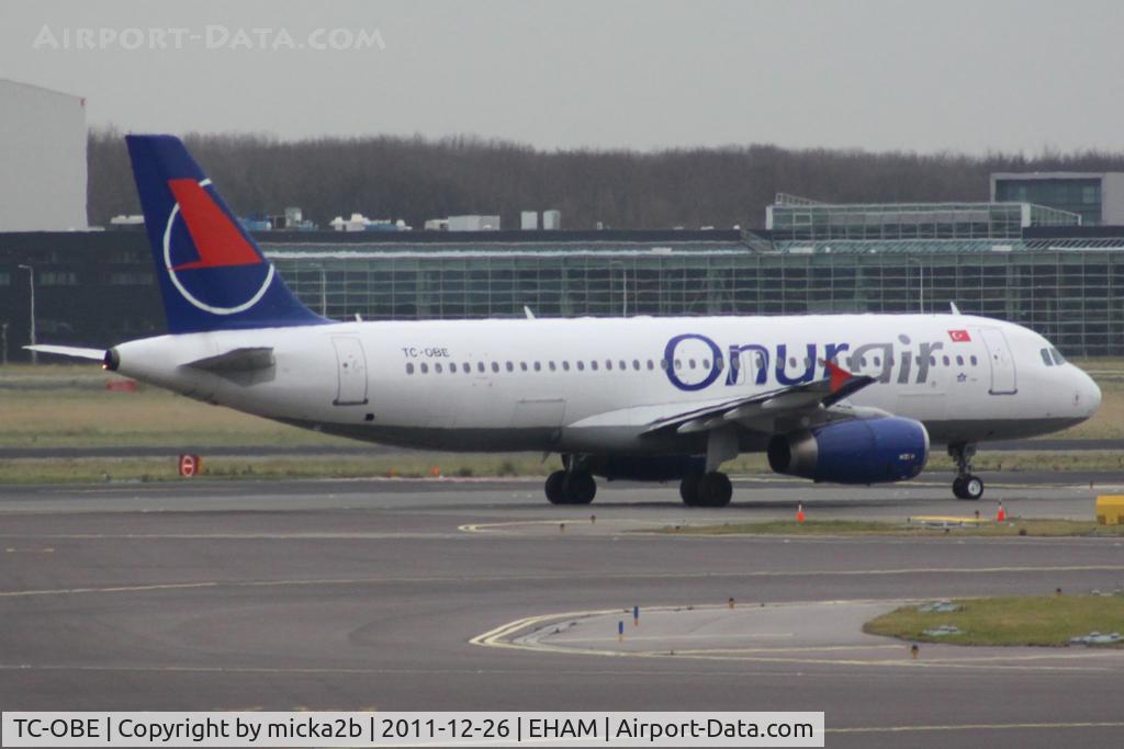 TC-OBE, 1995 Airbus A320-232 C/N 0471, Taxiing