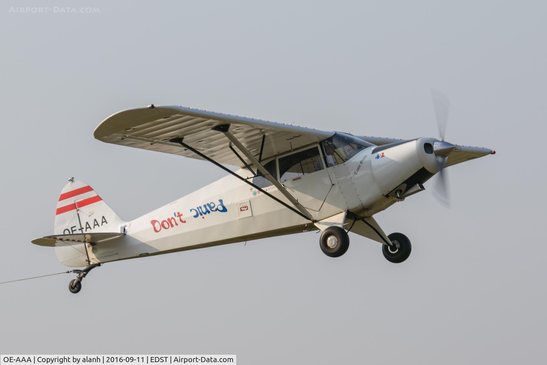 OE-AAA, Piper PA-12 Super Cruiser C/N 121612, Tugging a glider on the last day of the 2016 Hahnweide Oldtimer Fliegertreffen