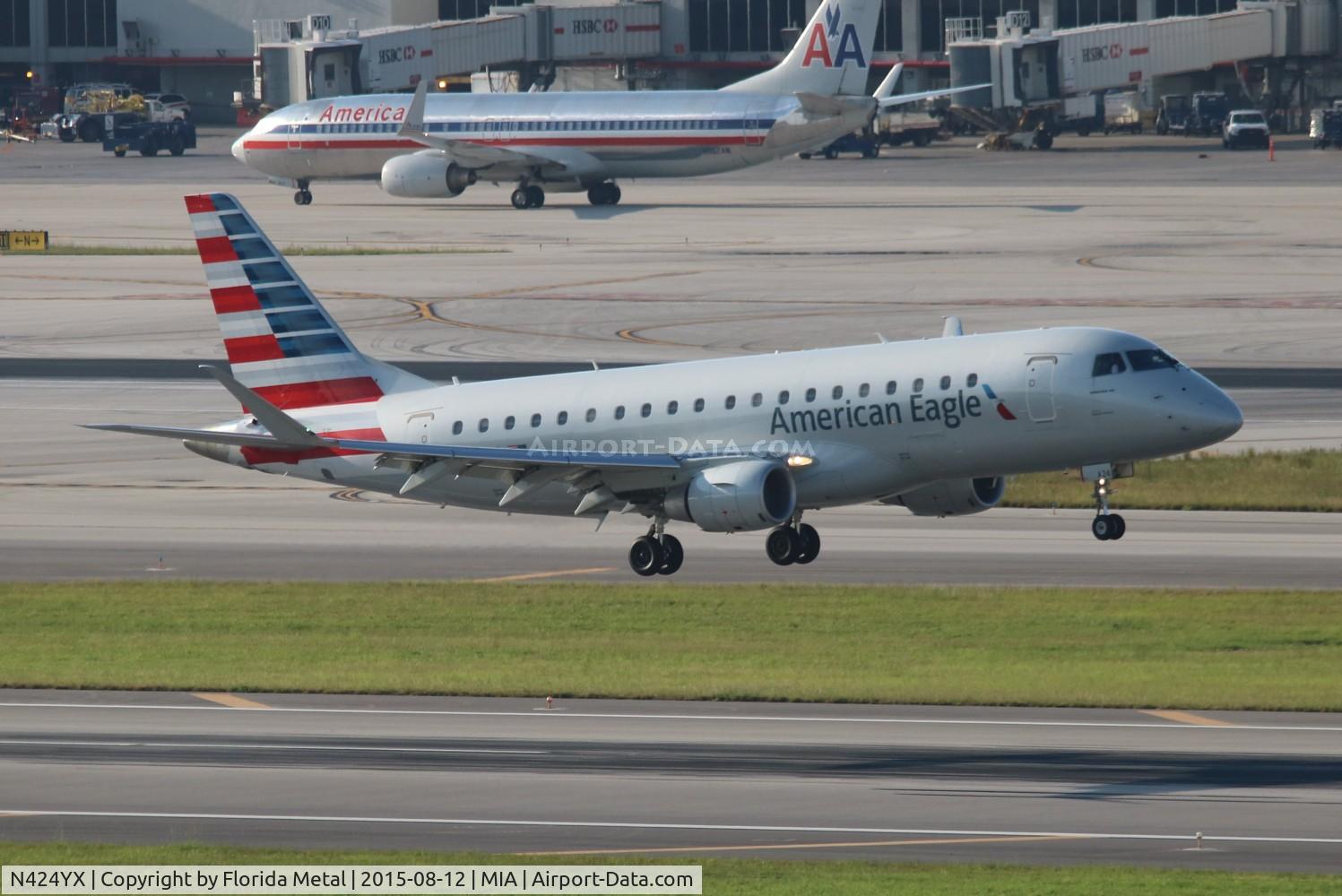 N424YX, 2014 Embraer 175LR (ERJ-170-200LR) C/N 17000393, American Eagle