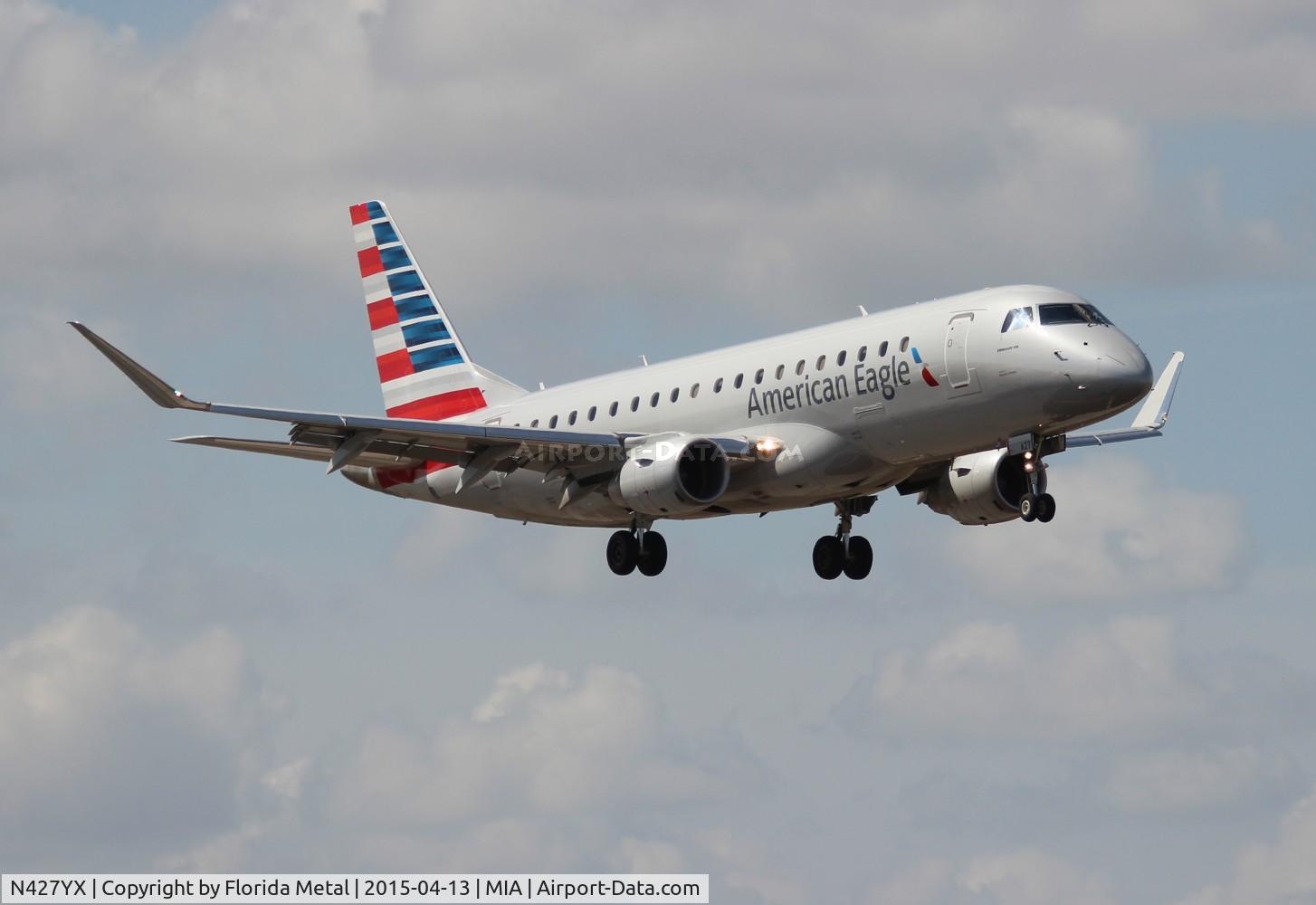 N427YX, 2014 Embraer 175LR (ERJ-170-200LR) C/N 17000402, American Eagle