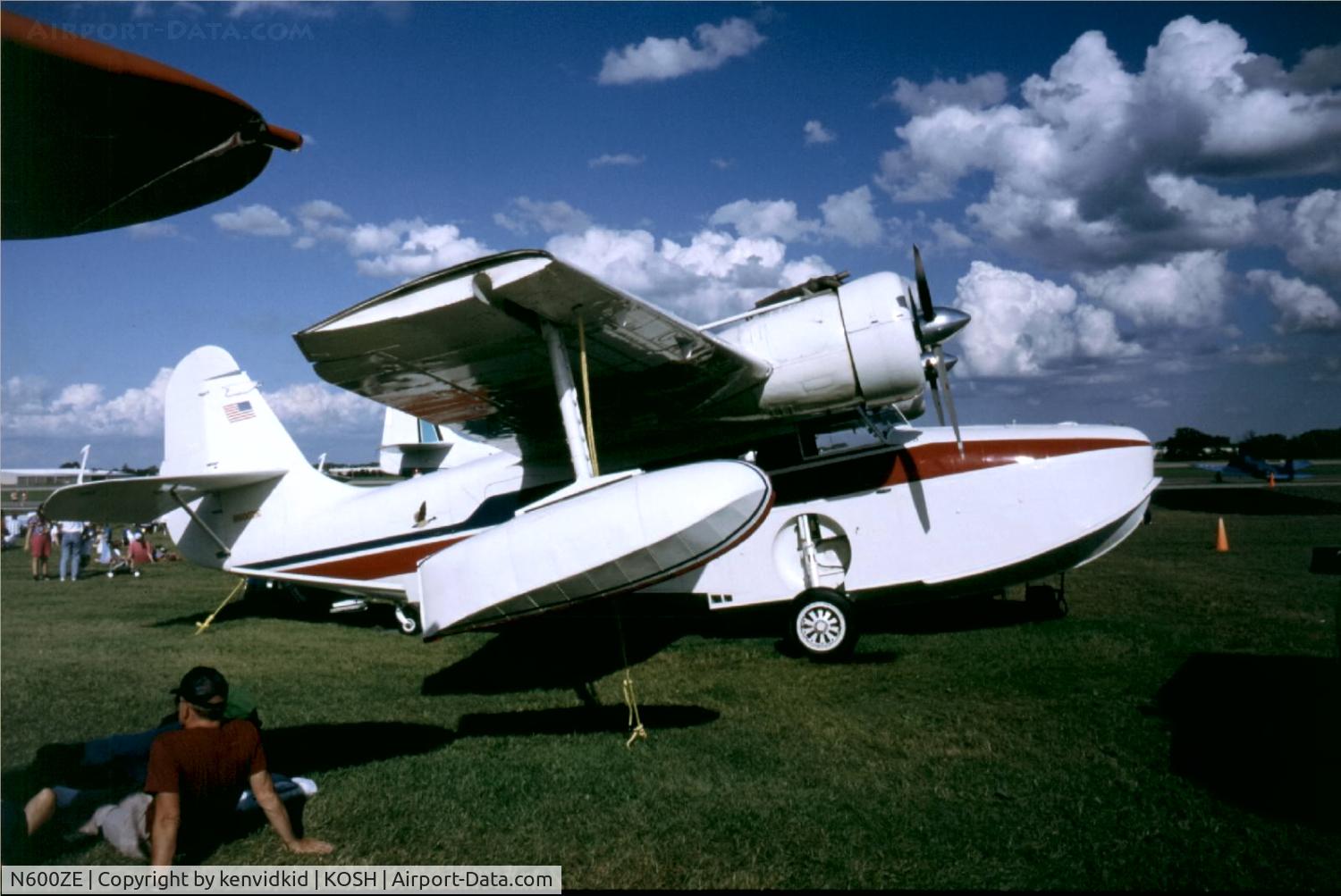 N600ZE, 1943 Grumman G-21A Goose C/N B-100, At Air Adventure 1993 Oshkosh.