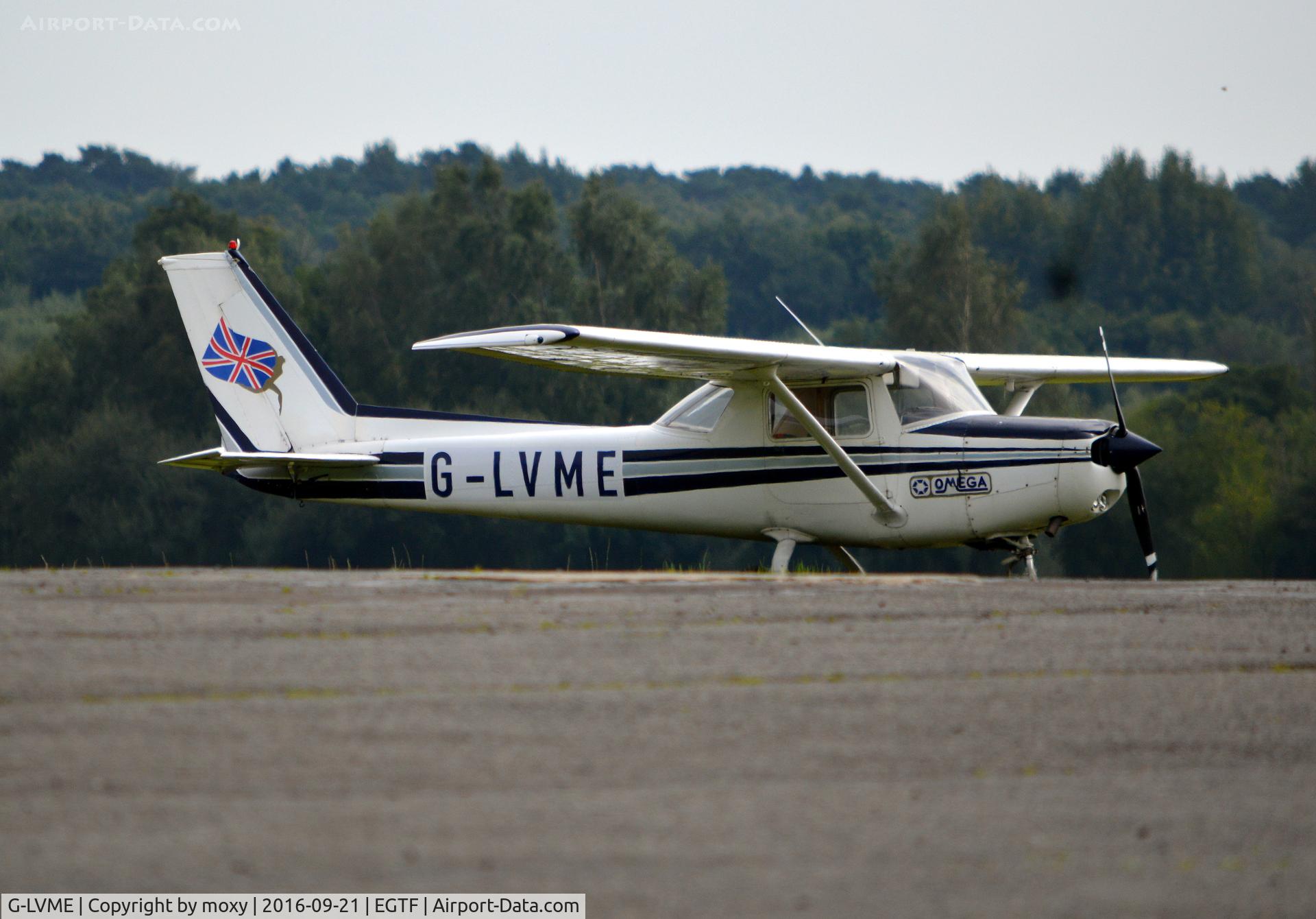 G-LVME, 1979 Reims F152 C/N 1560, Reims Cessna F152 at Fairoaks.