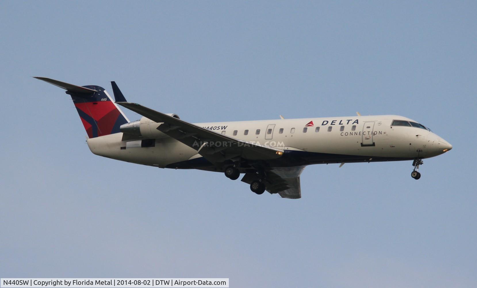 N440SW, 2001 Bombardier CRJ-200LR (CL-600-2B19) C/N 7589, Delta Connection