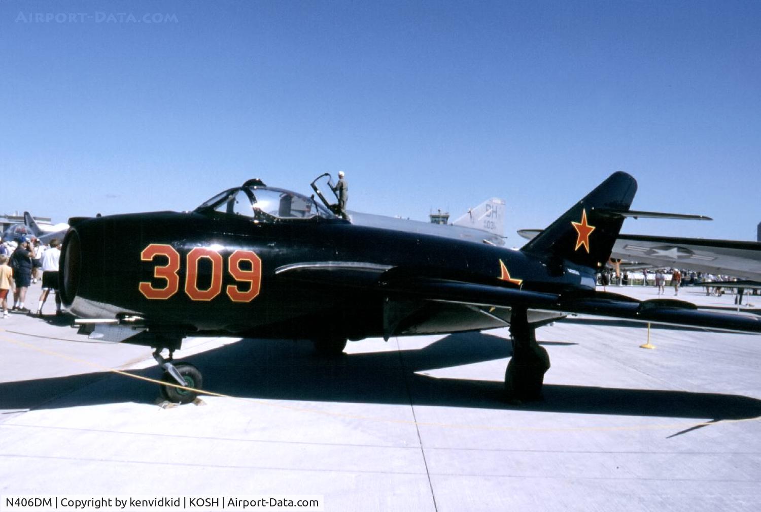 N406DM, 1957 Mikoyan-Gurevich MiG-17T C/N 0613, At Air Adventure 1993 Oshkosh.