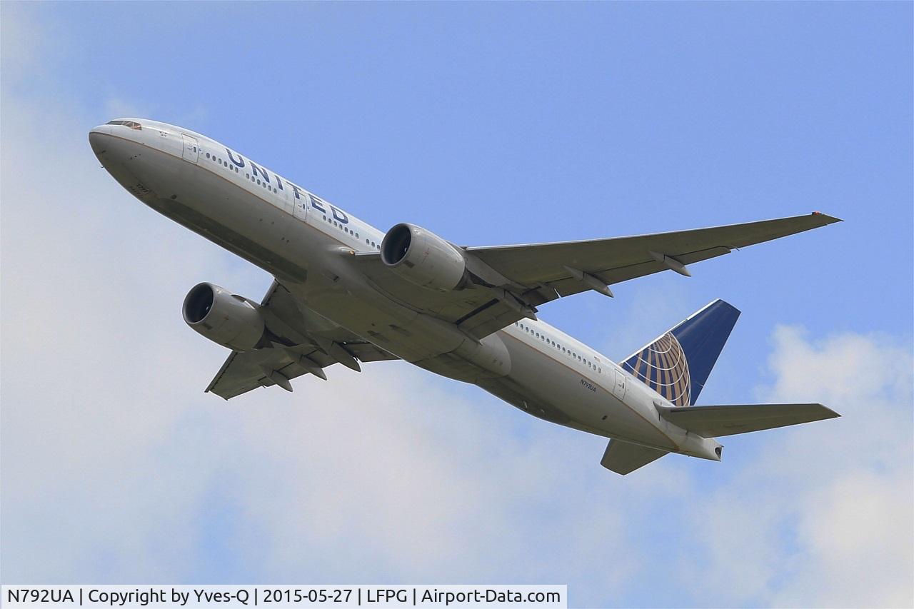 N792UA, 1997 Boeing 777-222 C/N 26934, Boeing 777-222, Take off rwy 27L, Roissy Charles De Gaulle airport (LFPG-CDG)
