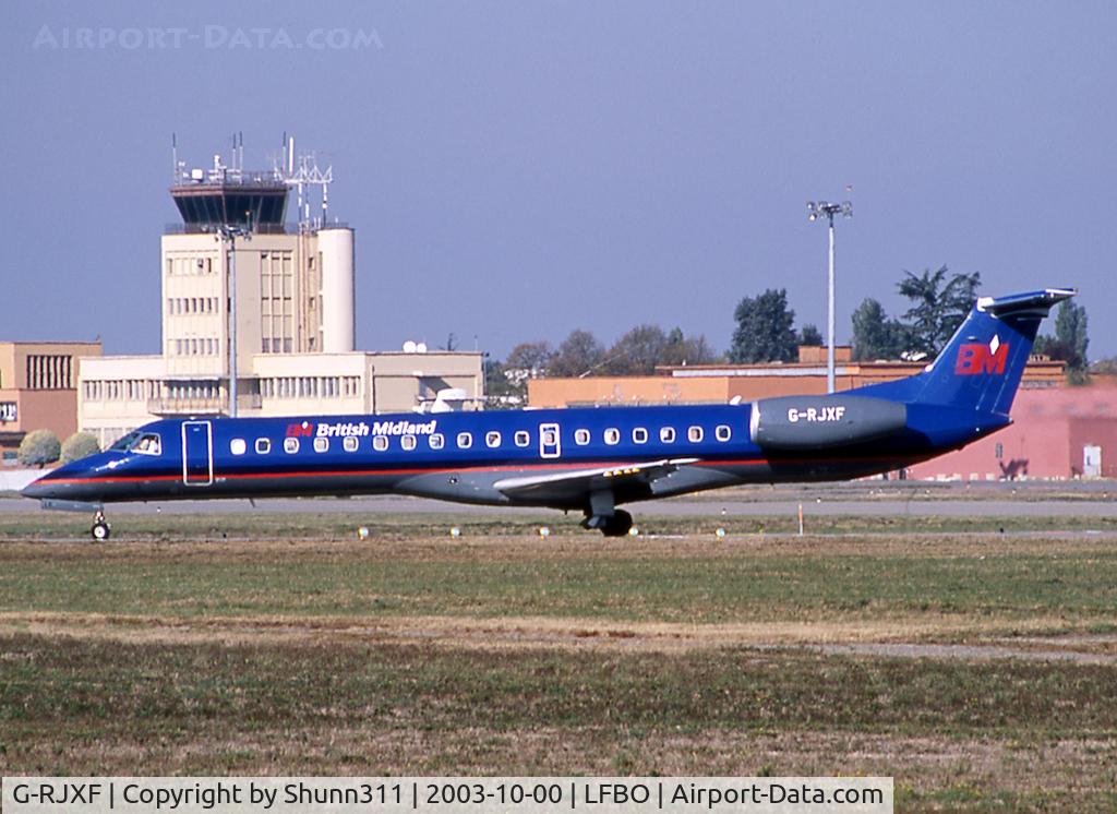 G-RJXF, 2000 Embraer EMB-145EP (ERJ-145EP) C/N 145280, Lining up rwy 33R for departure... old c/s