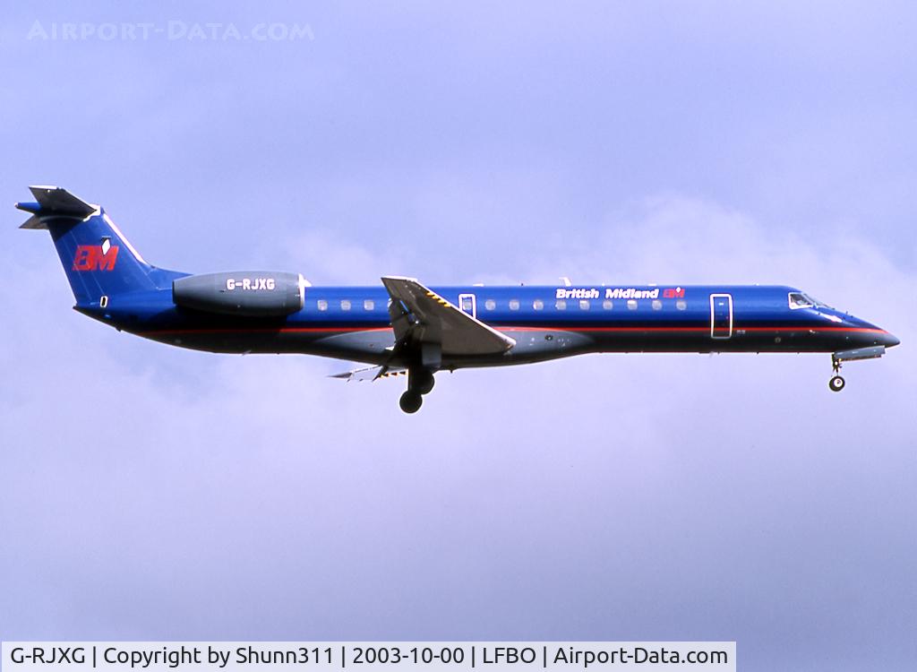 G-RJXG, 2001 Embraer EMB-145EP (ERJ-145EP) C/N 145390, Landing rwy 15R... old c/s