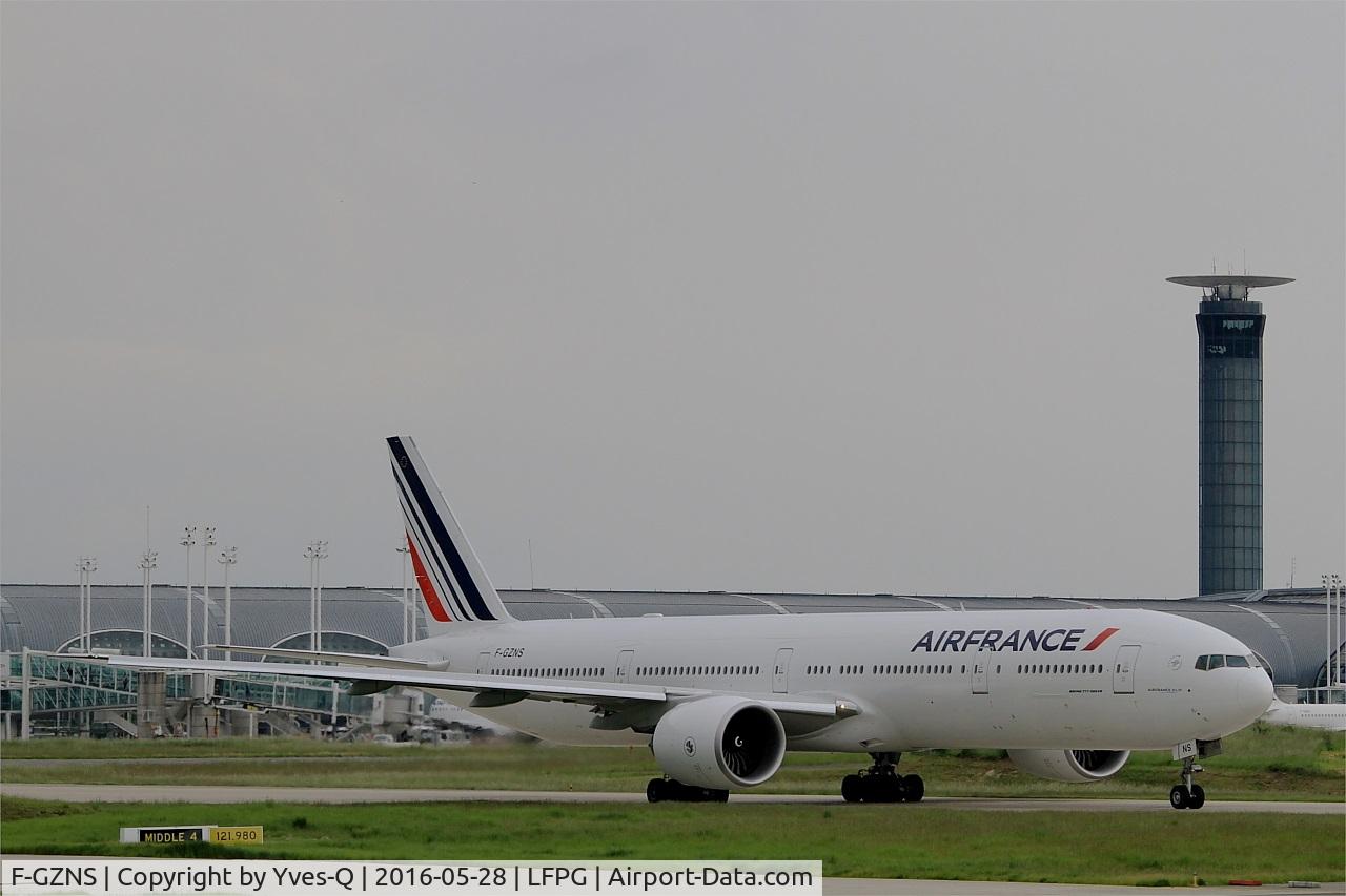 F-GZNS, 2015 Boeing 777-328/ER C/N 39970, Boeing 777-328ER, Taxiing, Roissy Charles De Gaulle Airport (LFPG-CDG)