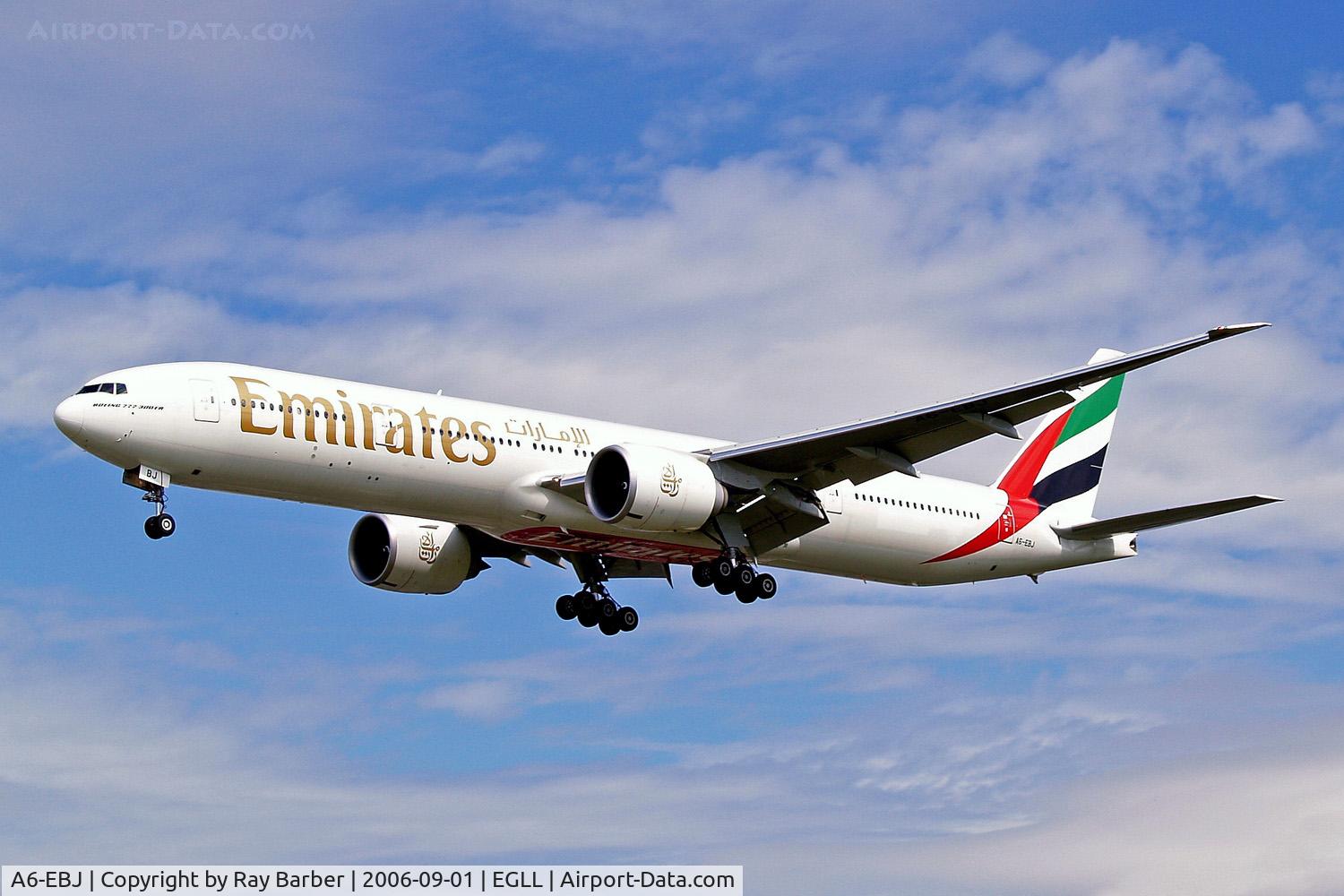 A6-EBJ, 2005 Boeing 777-36N/ER C/N 32787, Boeing 777-36NER [32787] (Emirates Airlines) Heathrow~G 01/09/2006. On finals 27L.