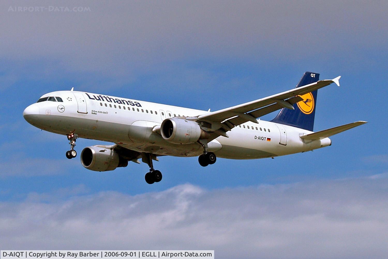 D-AIQT, 2000 Airbus A320-211 C/N 1337, Airbus A320-211 [1337] (Lufthansa) Heathrow~G 01/09/2006. On finals 27L.