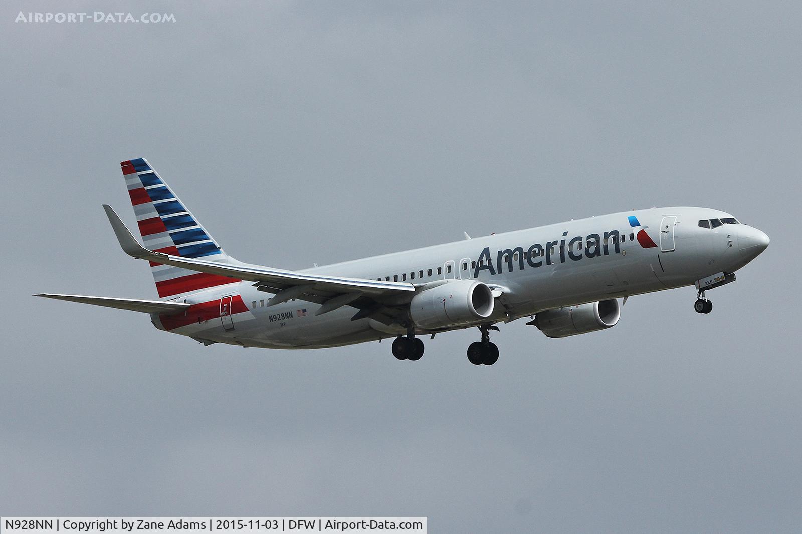 N928NN, 2013 Boeing 737-823 C/N 31172, American Airlines arriving at DFW Airport