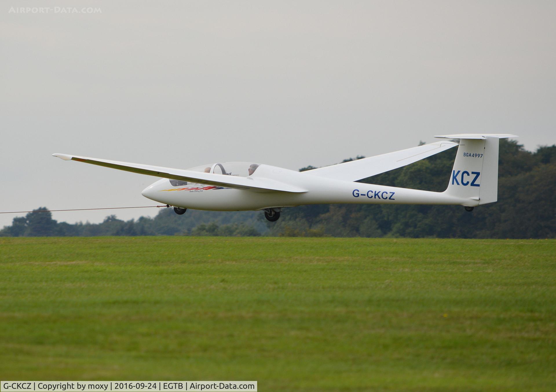 G-CKCZ, 2002 Schleicher ASK-21 C/N 21749, Schleicher ASK-21 at Wycombe Air Park. Ex BGA4997