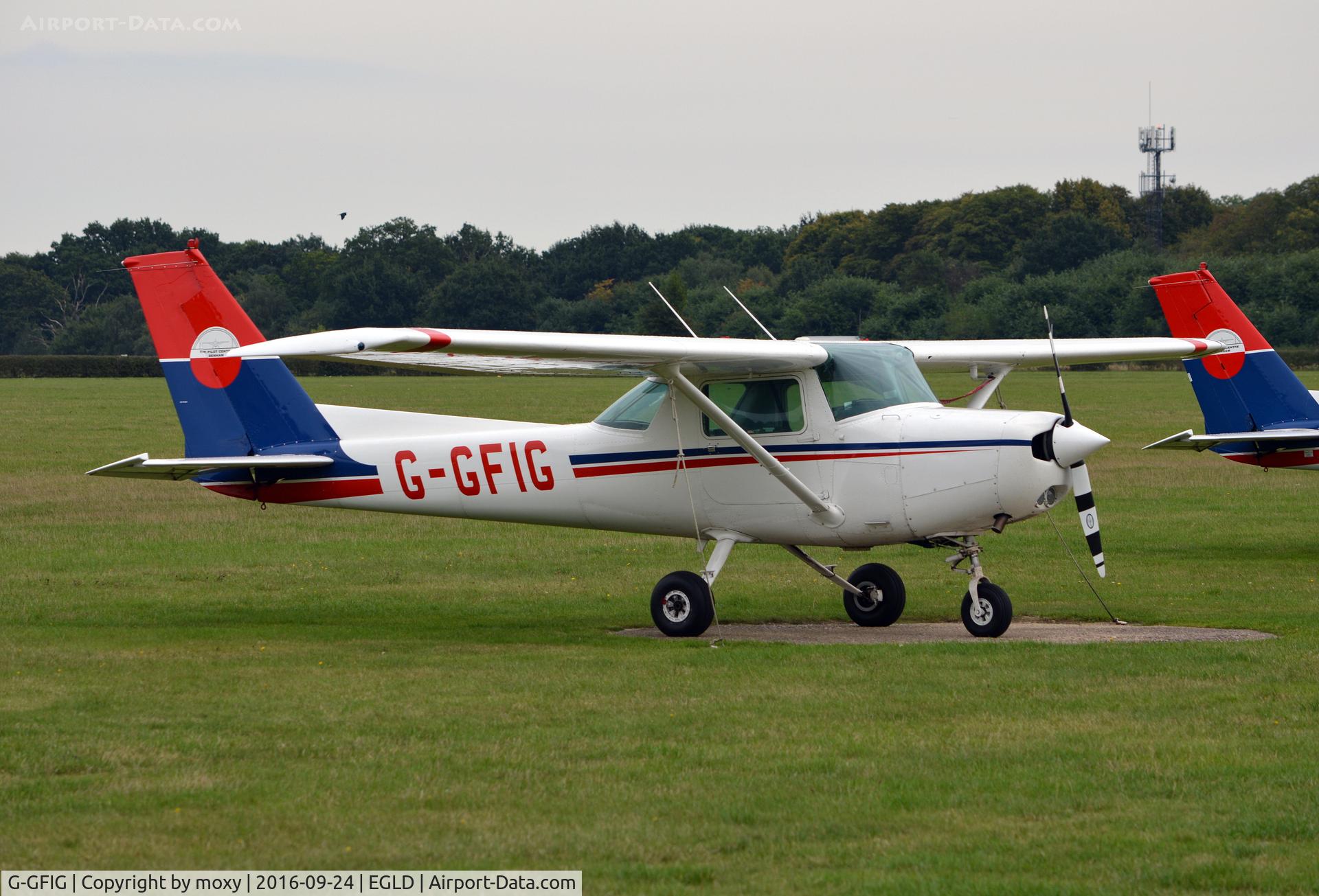 G-GFIG, 1978 Cessna 152 C/N 152-81625, Cessna 152 at Denham. Ex EI-CCP