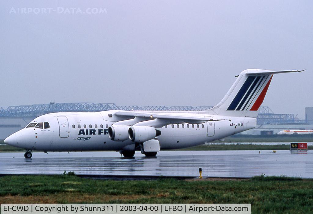 EI-CWD, 1988 British Aerospace BAe.146-200 C/N E2108, Taxiing to the Terminal... special Rugby flight...