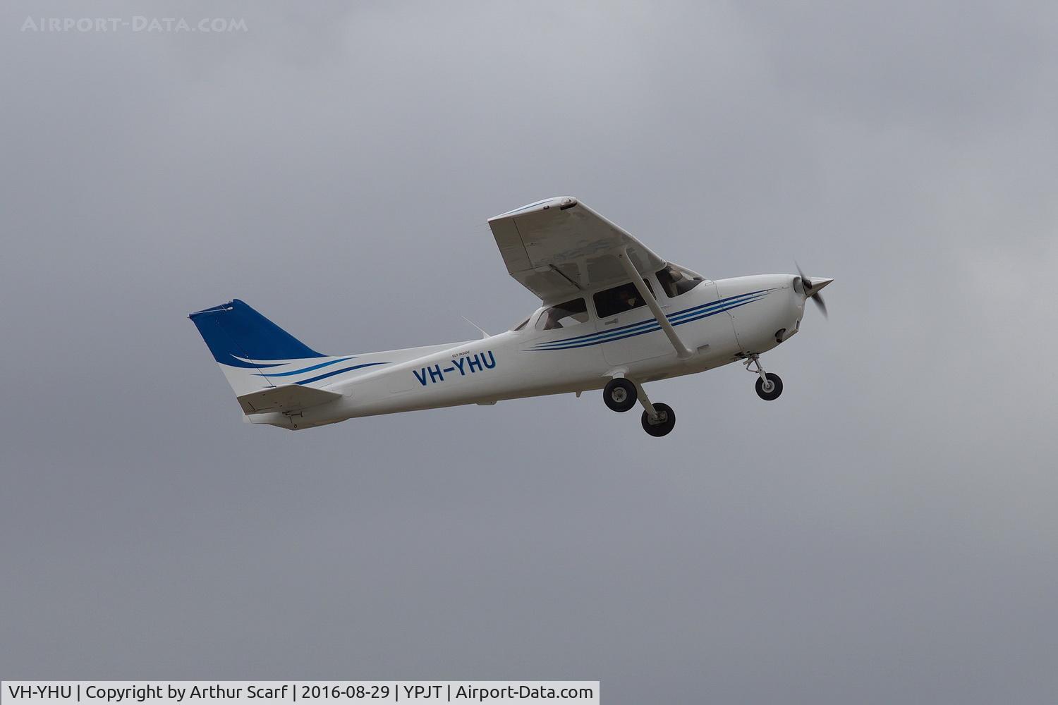 VH-YHU, 2008 Cessna 172S C/N 172S-10860, Jandakot WA