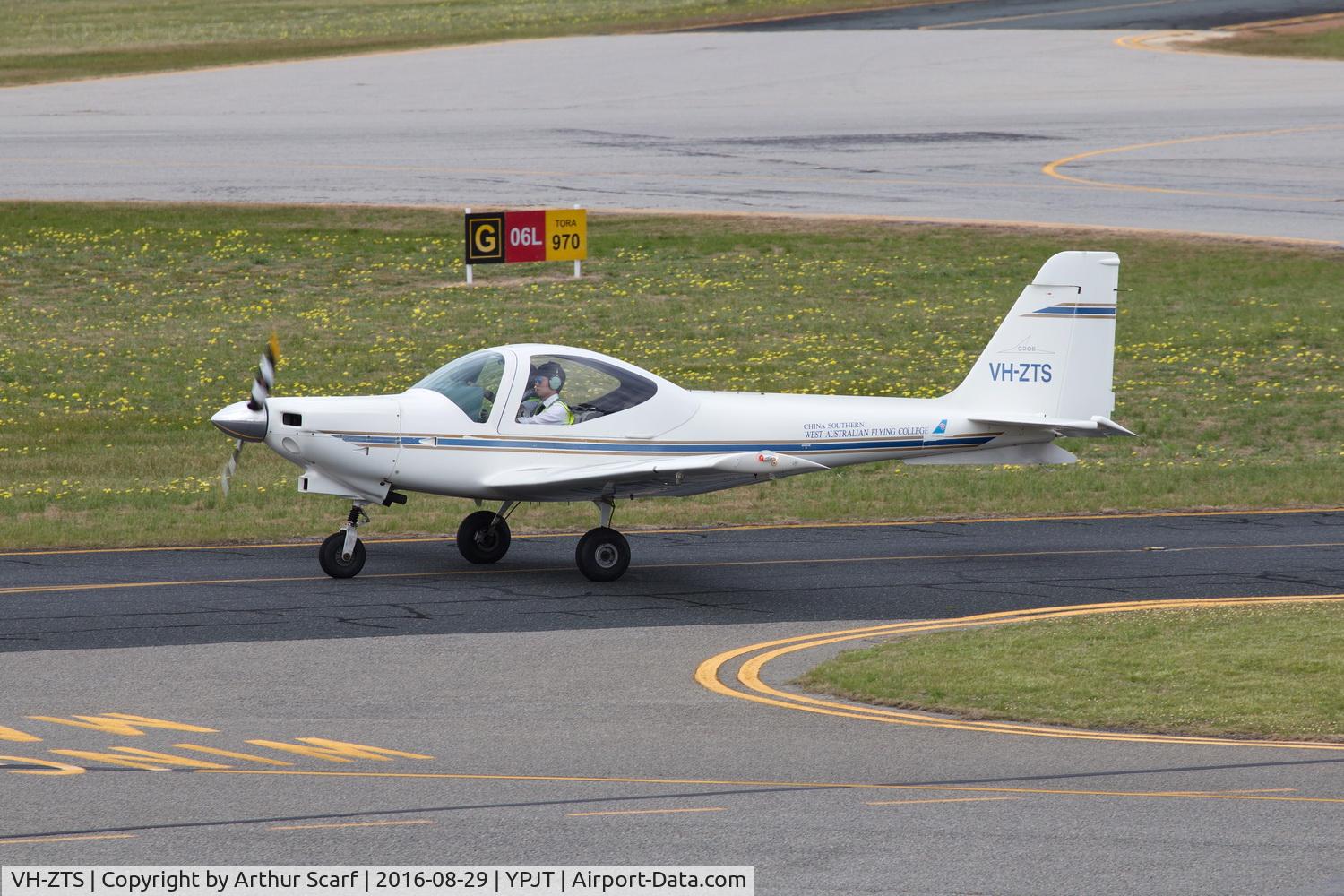 VH-ZTS, 1995 Grob G-115C2 C/N 82063/C2, Jandakot WA