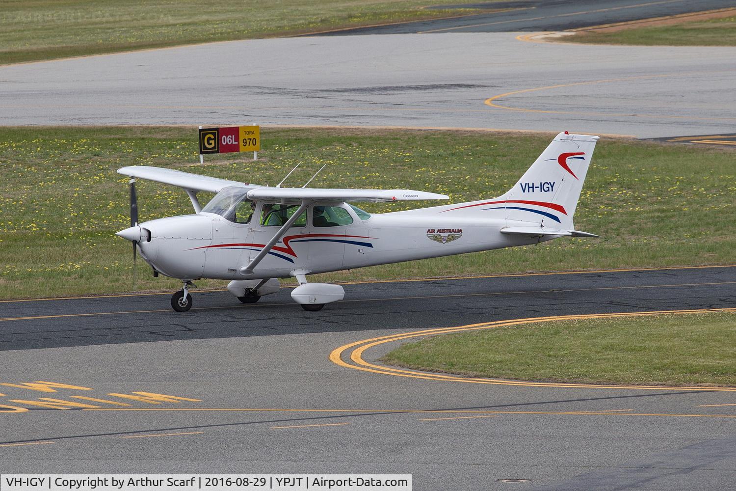 VH-IGY, 1978 Cessna 172N C/N 17269697, Jandakot WA