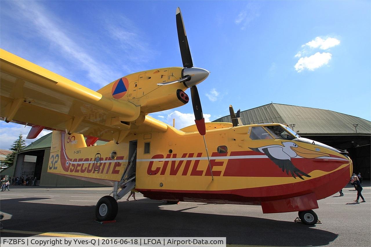 F-ZBFS, Canadair CL-215-6B11 CL-415 C/N 2001, Canadair CL-415, Static display, Avord Air Base 702 (LFOA) Open day 2016
