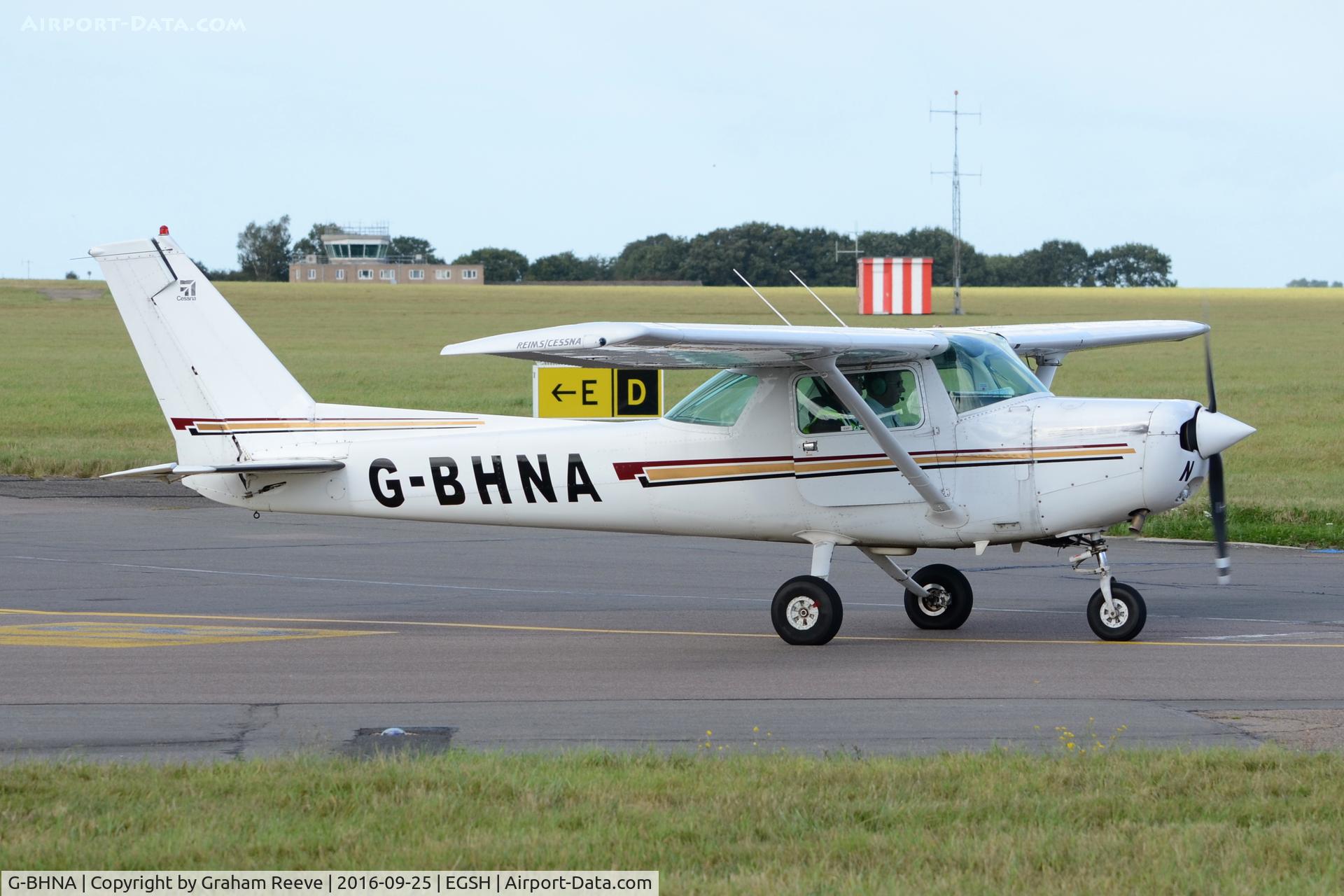 G-BHNA, 1980 Reims F152 C/N 1683, Departing from Norwich.