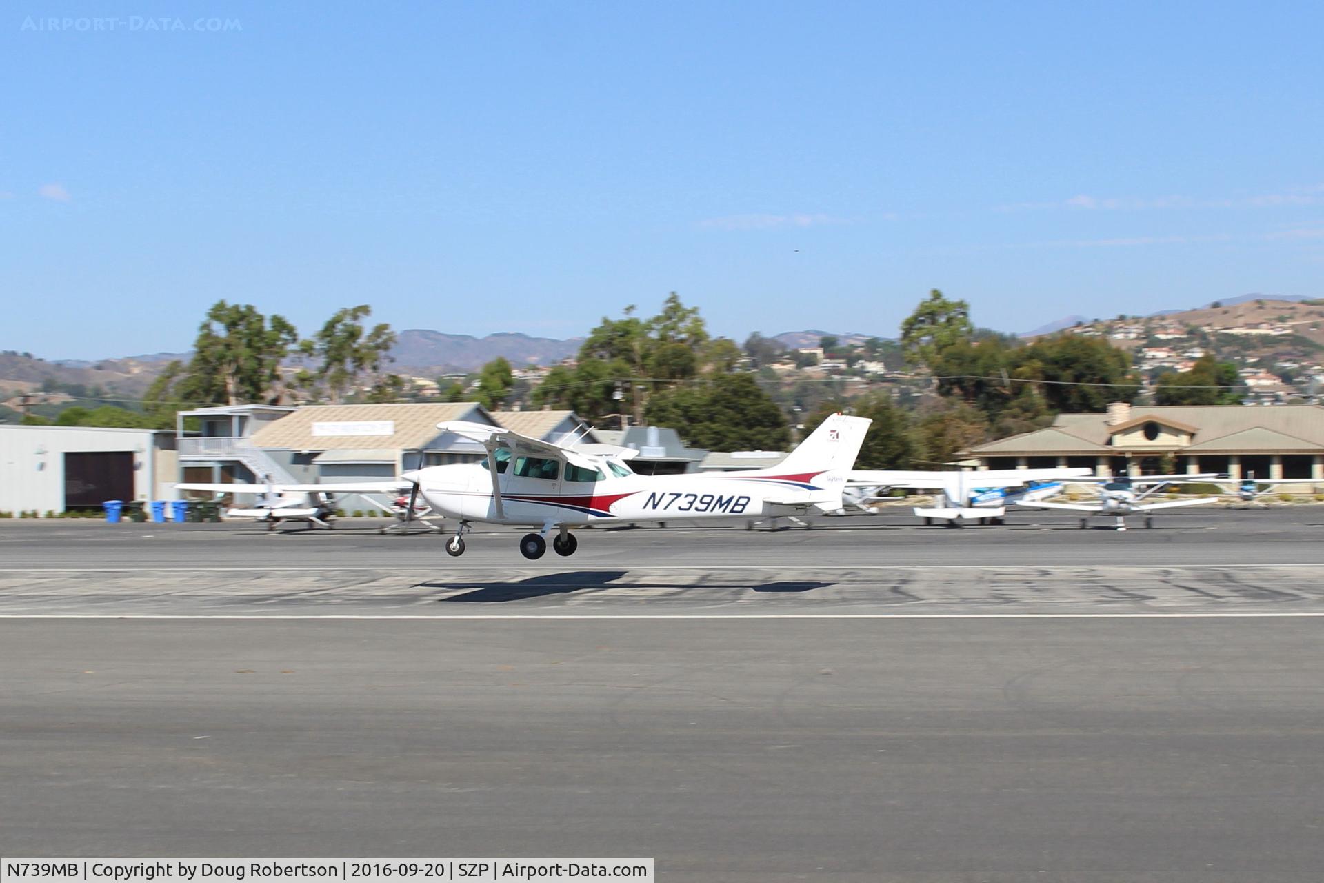 N739MB, 1978 Cessna 172N C/N 17270641, 1978 Cessna 172N SKYHAWK, Lycoming O-320-H2AD 160 Hp, landing Rwy 22