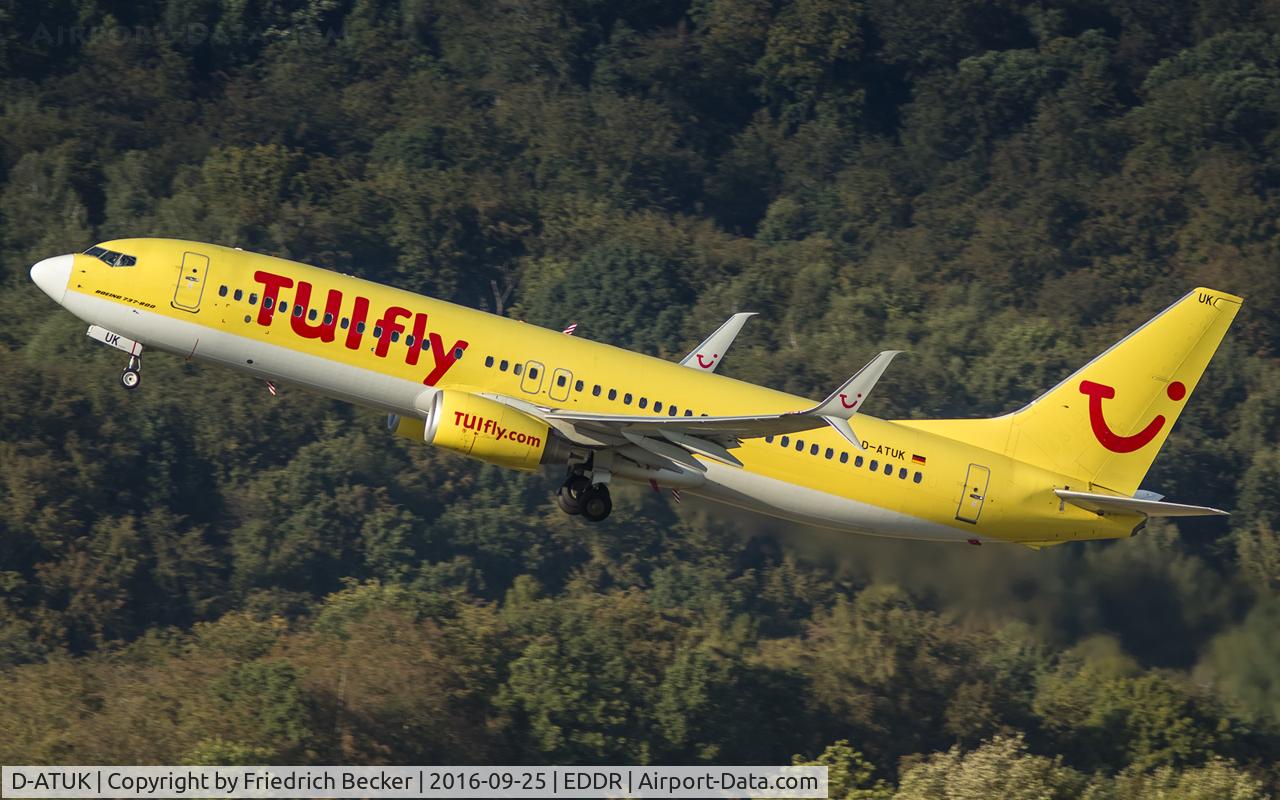 D-ATUK, 2011 Boeing 737-8K5 C/N 39094, departure to Palma via RW27