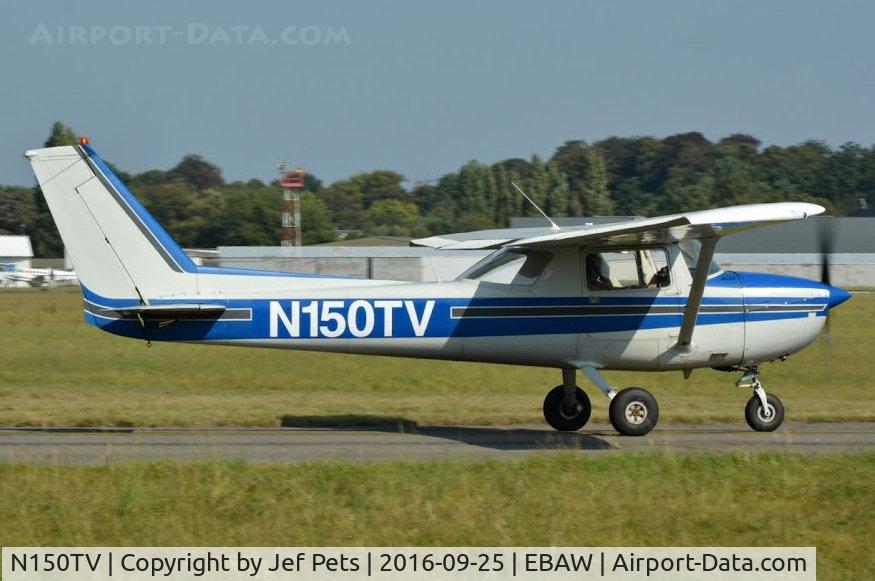 N150TV, Reims F150M C/N 1165, Taxiing.