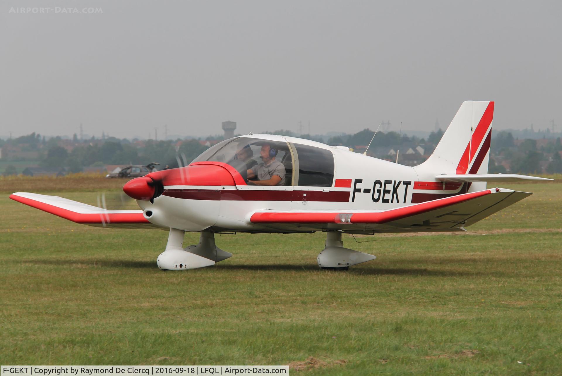 F-GEKT, Robin DR-400-120 C/N 1745, Taxiing.