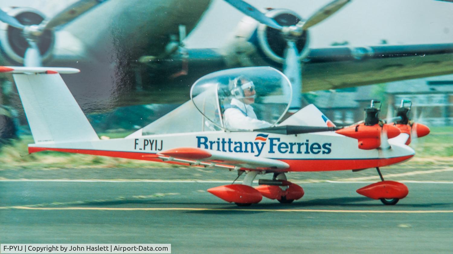F-PYIJ, Colomban MC-15R Cri-Cri (Cricket) C/N 14, Cri-Cri F-PYIJ. Photo taken at Biggin Hill Air Fair UK around 1994.