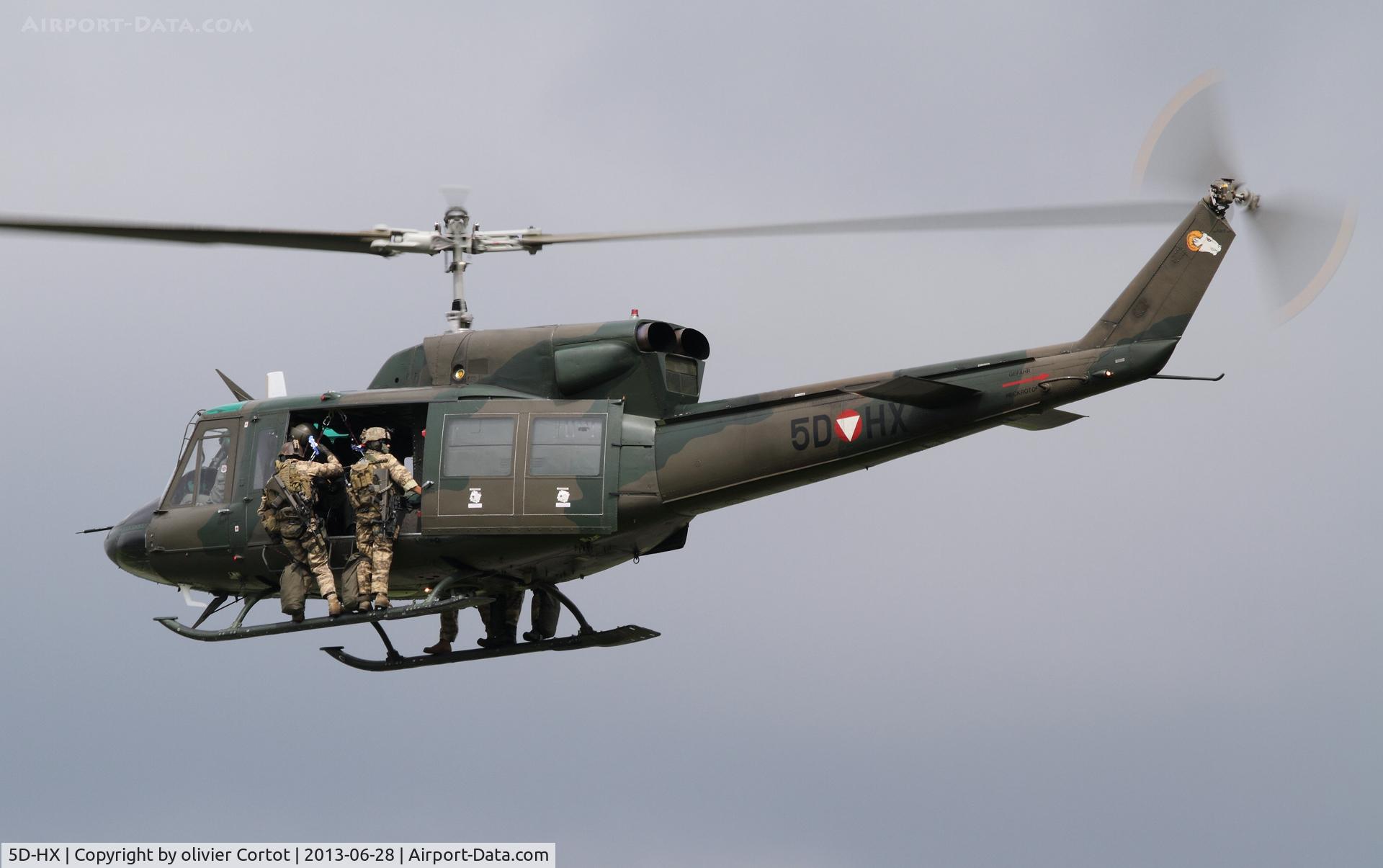 5D-HX, Agusta AB-212 C/N 5620, About to land troops during Airpower 13