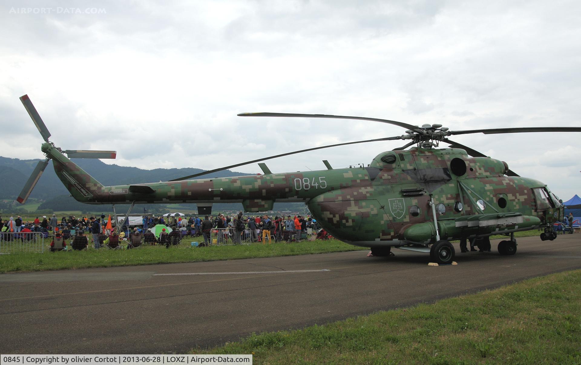 0845, Mil Mi-17 Hip C/N 108M45, digi camo on the hip
