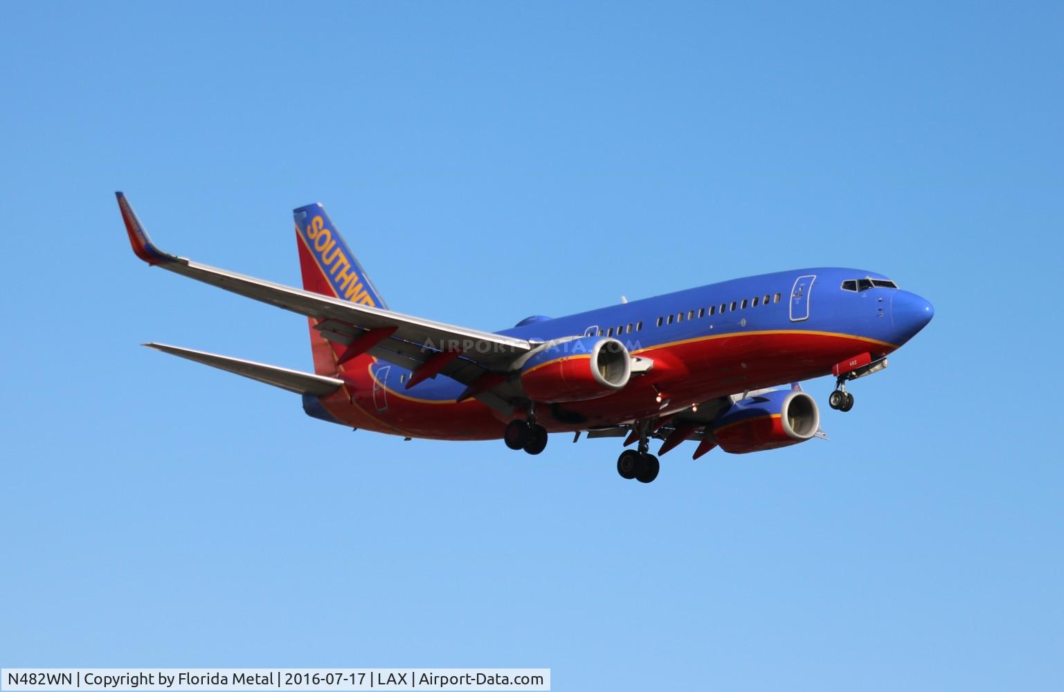 N482WN, 2004 Boeing 737-7H4 C/N 29852, Southwest