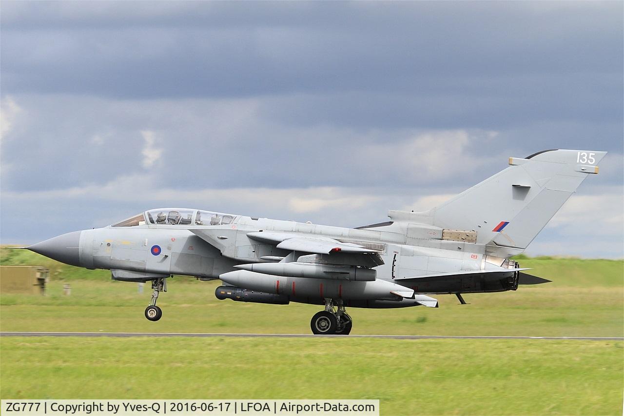 ZG777, 1992 Panavia Tornado GR.4 C/N 909/BS188/2732, Royal Air Force Panavia Tornado GR.4, Landing rwy 24, Avord Air Base 702 (LFOA) Open day 2016