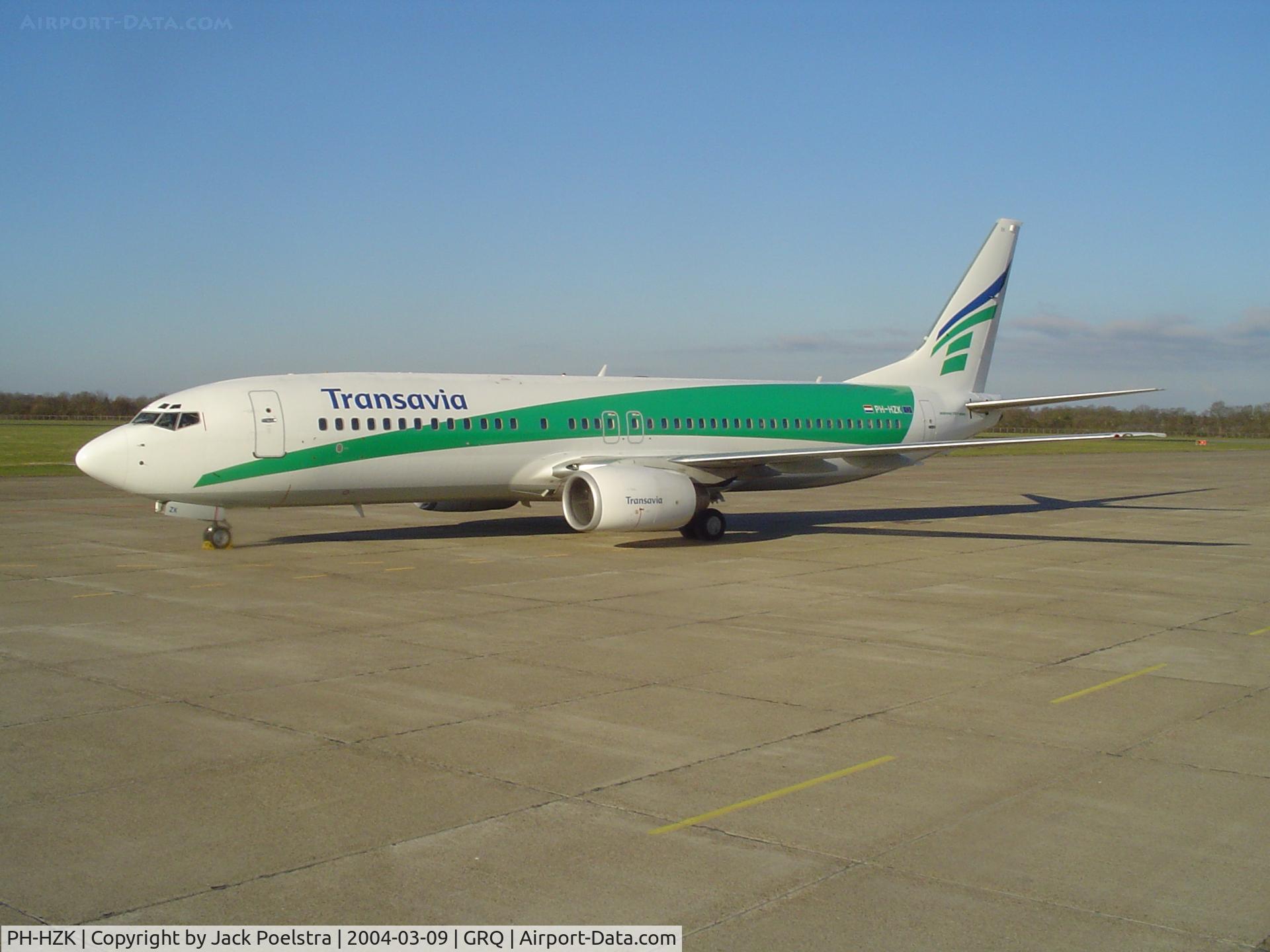 PH-HZK, 2000 Boeing 737-8K2 C/N 30390, PH-HZK in old colors at Groningen airport