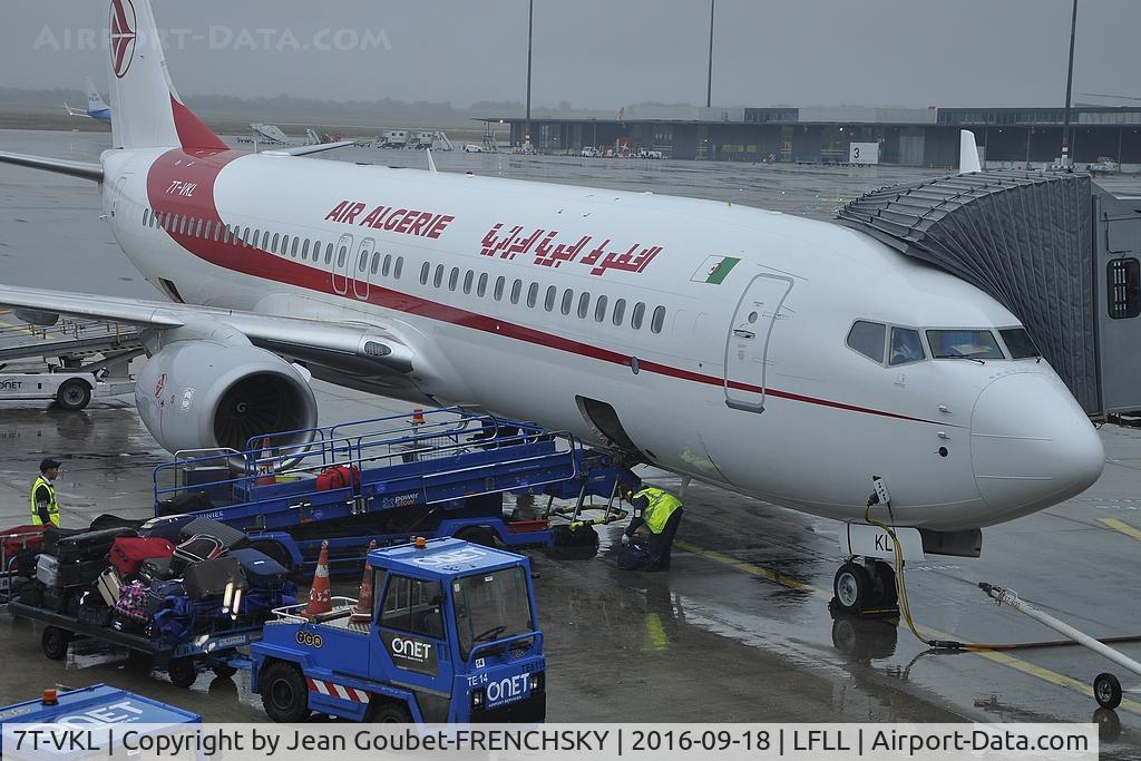 7T-VKL, 2015 Boeing 737-8D6 C/N 60748/5700, Air Algerie departure to Annaba