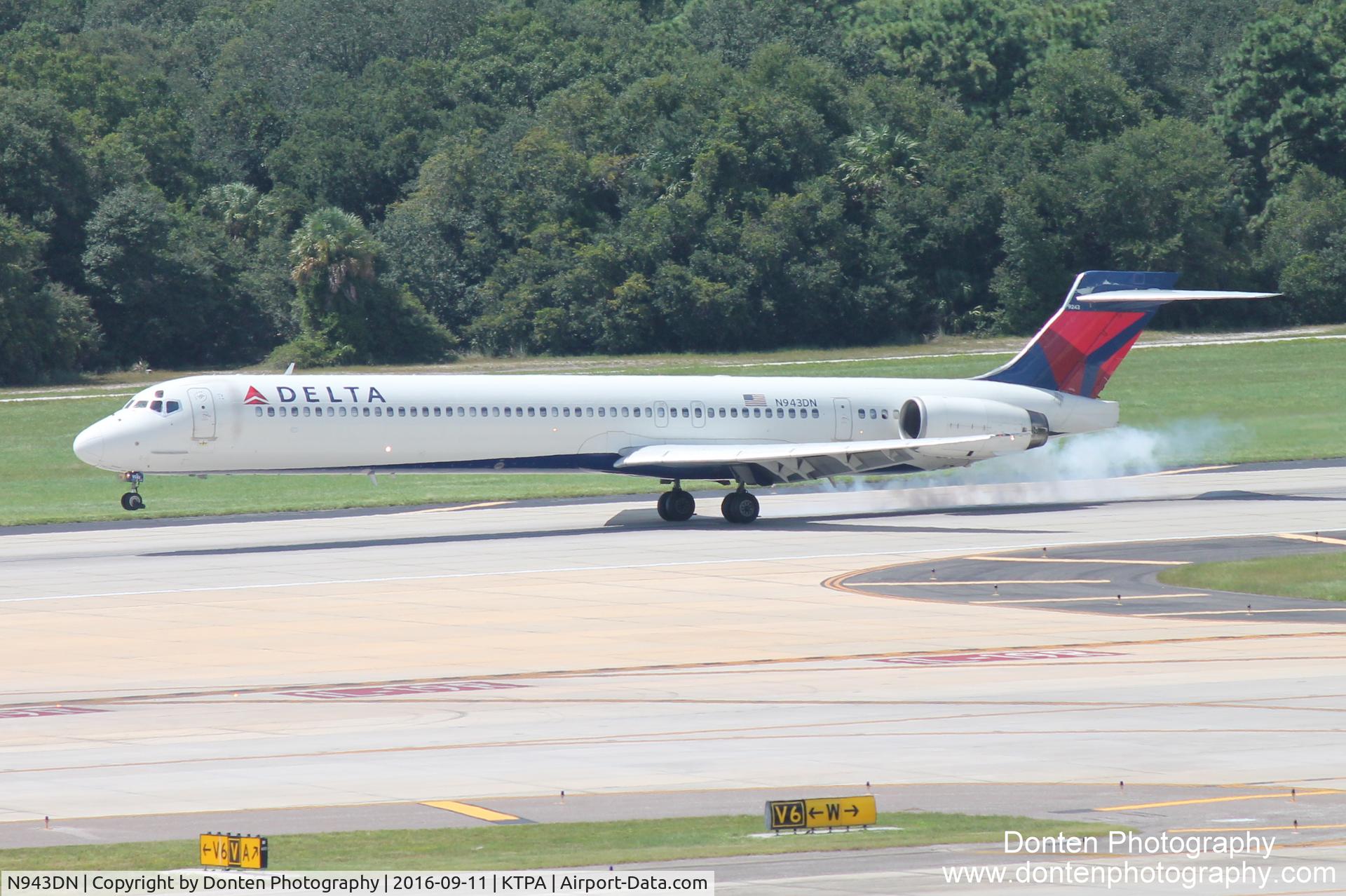 N943DN, 1997 McDonnell Douglas MD-90-30 C/N 53557, Delta Flight 2372 (N943DN) arrives at Tampa International Airport following flight from Hartsfield-Jackson Atlanta International Airport