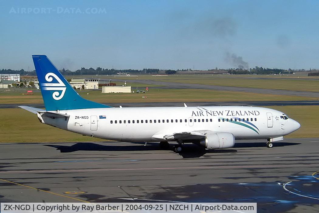 ZK-NGD, 1998 Boeing 737-3U3 C/N 28732, Boeing 737-3U3 [28732] (Air New Zealand) Christchurch-Int'l~ZK 25/09/2004