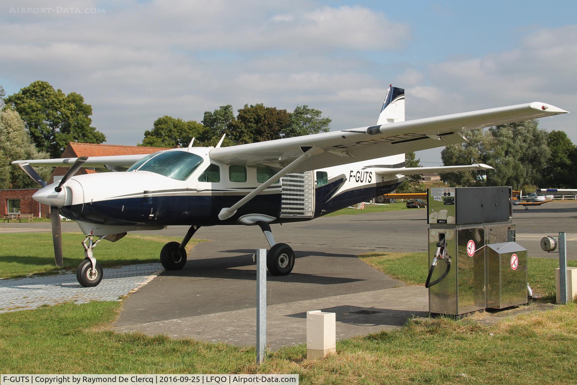 F-GUTS, 1993 Cessna 208 Caravan I C/N 20800225, Skydiving at Lille-Marcq.