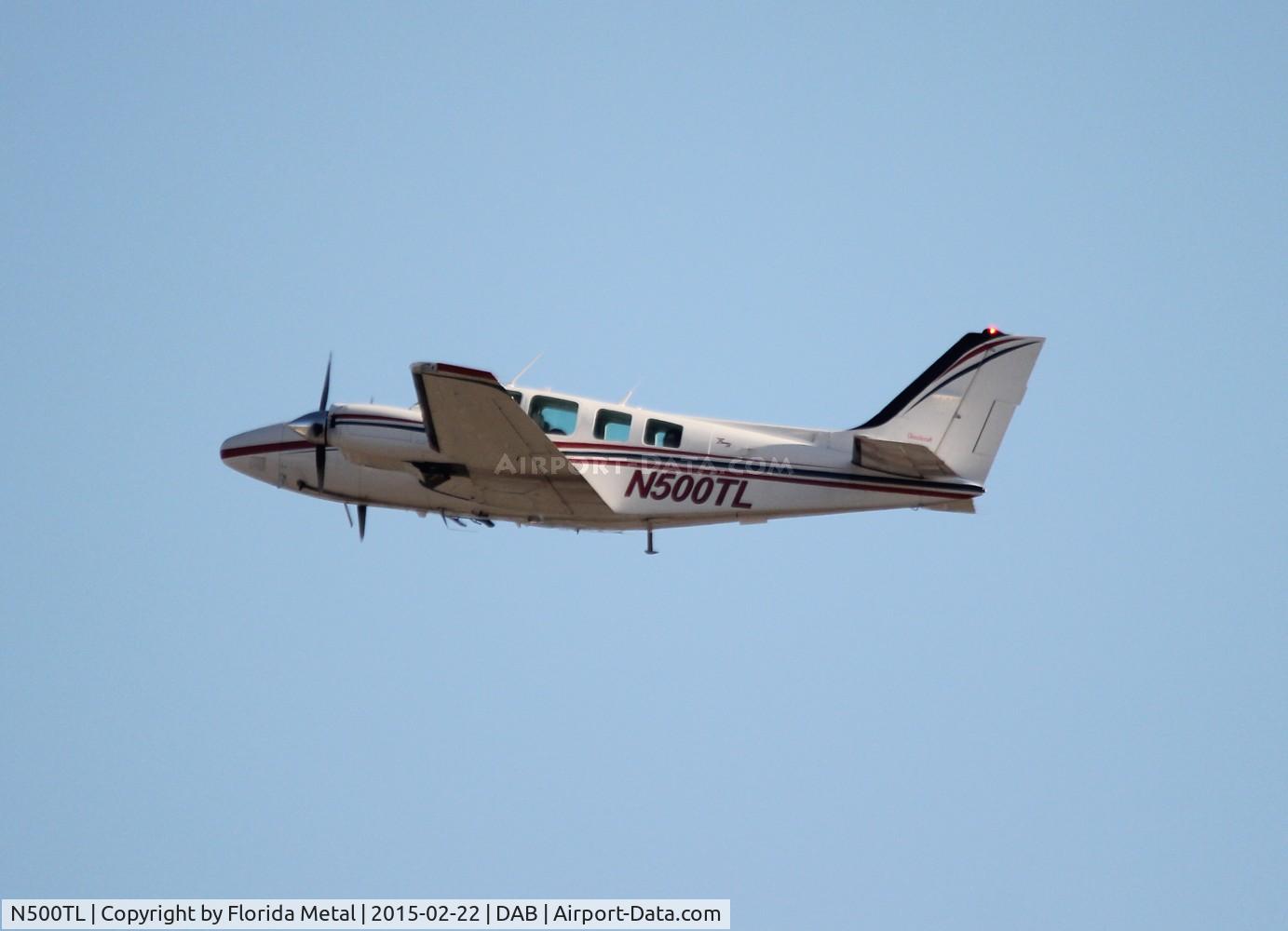 N500TL, Raytheon Aircraft Company 58 C/N TH-2103, Baron believed to be owned by former NASCAR Driver Terry Labonte, who is a pilot