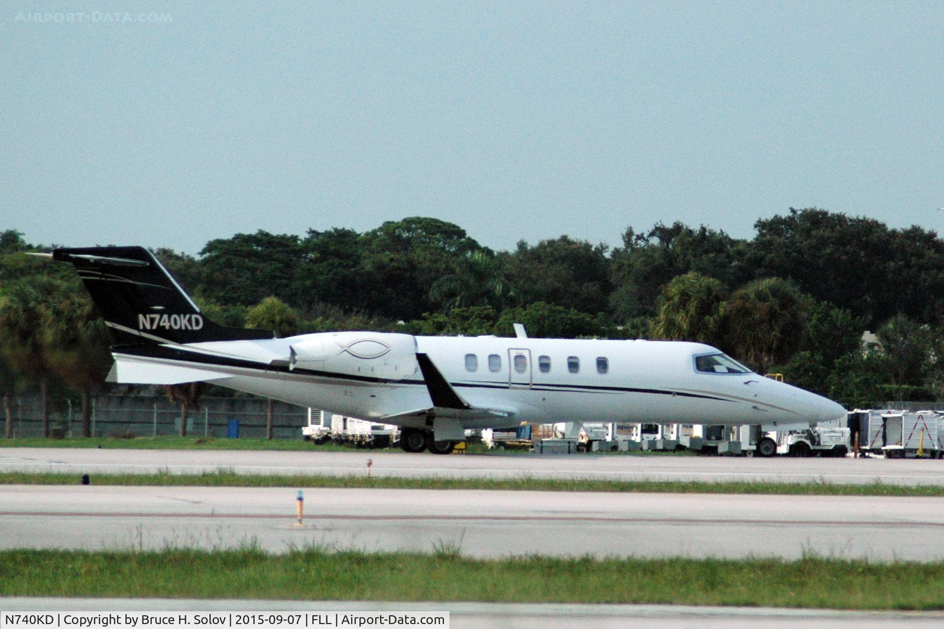 N740KD, Learjet Inc 45 C/N 2083, ready for takeoff